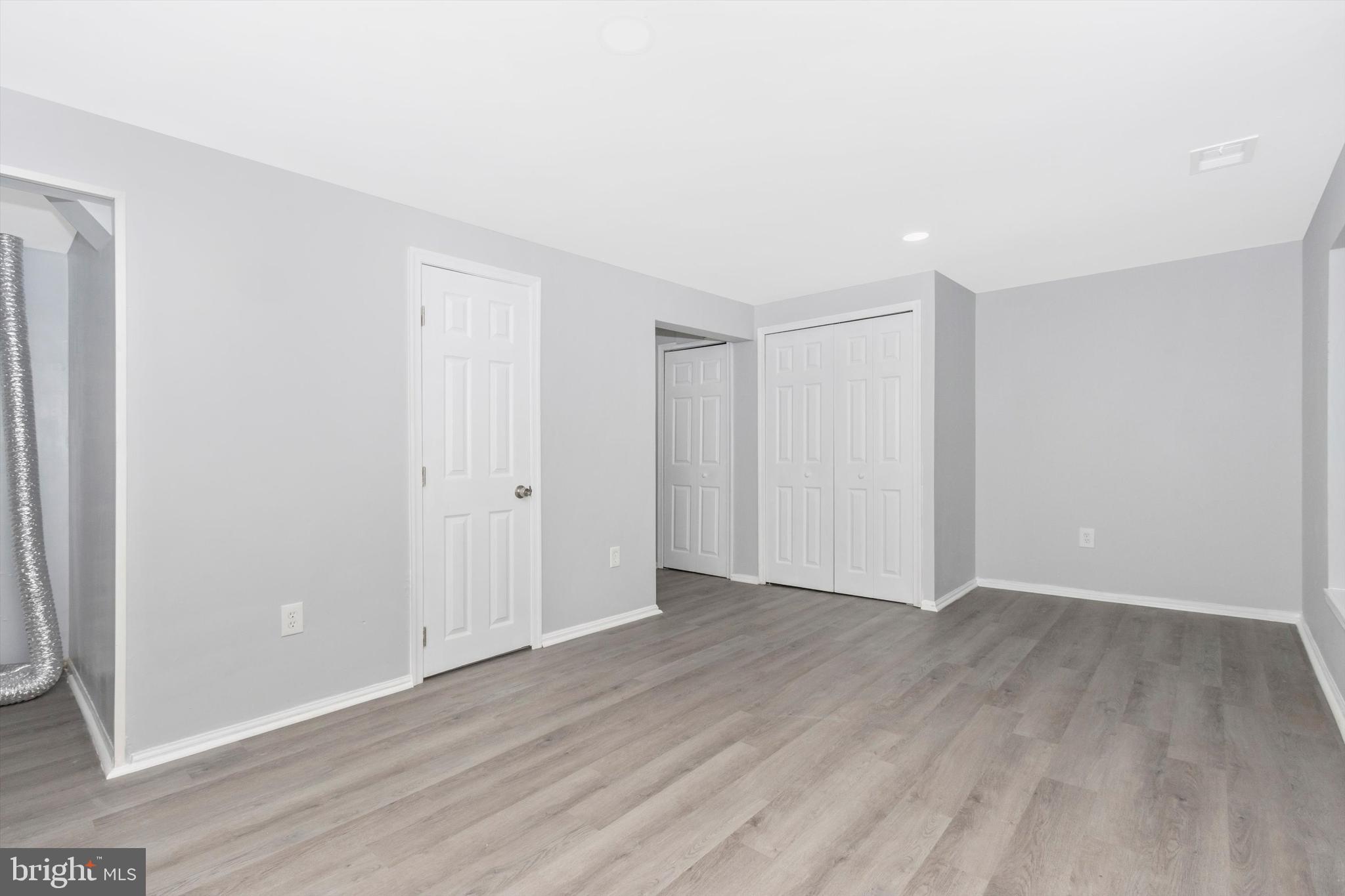 LAKE VILLAGE MANOR - Residential Lease