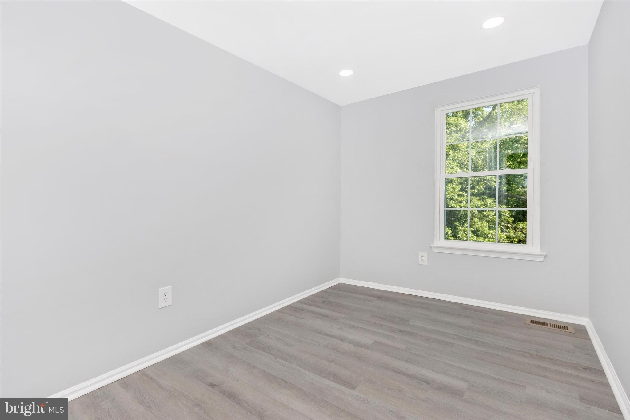 LAKE VILLAGE MANOR - Residential Lease