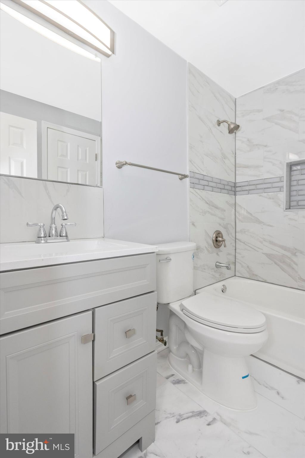 LAKE VILLAGE MANOR - Residential Lease