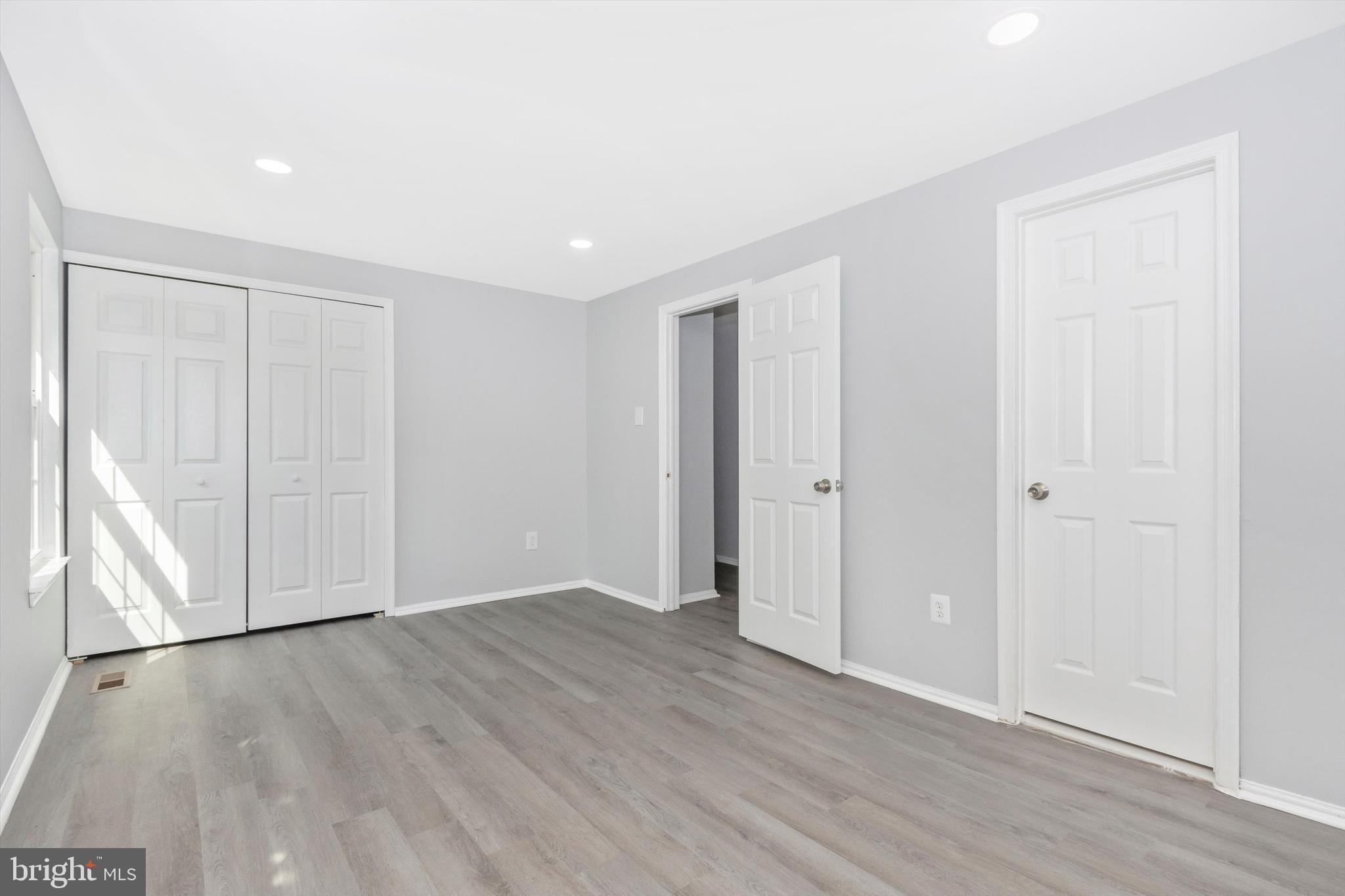 LAKE VILLAGE MANOR - Residential Lease