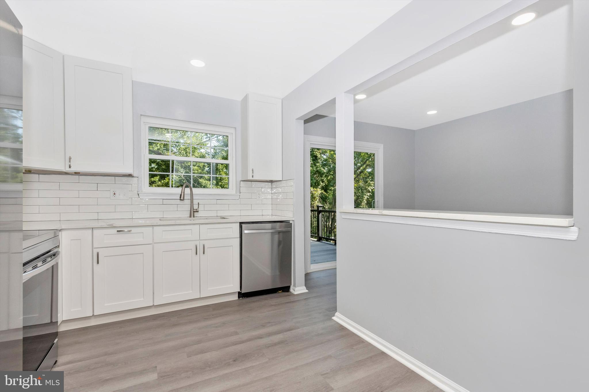 LAKE VILLAGE MANOR - Residential Lease