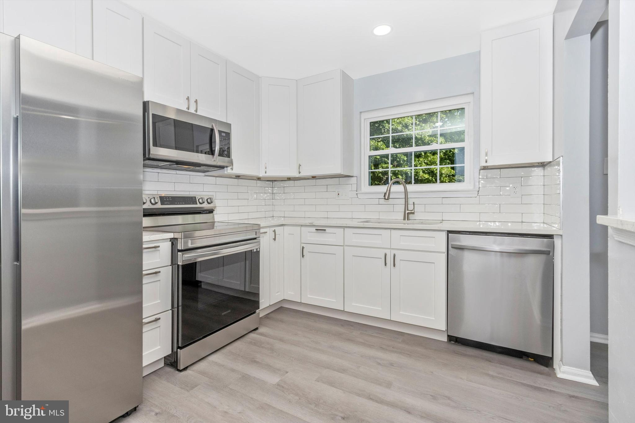 LAKE VILLAGE MANOR - Residential Lease