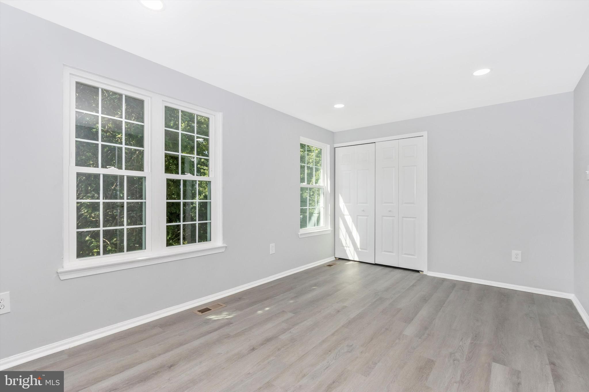 LAKE VILLAGE MANOR - Residential Lease