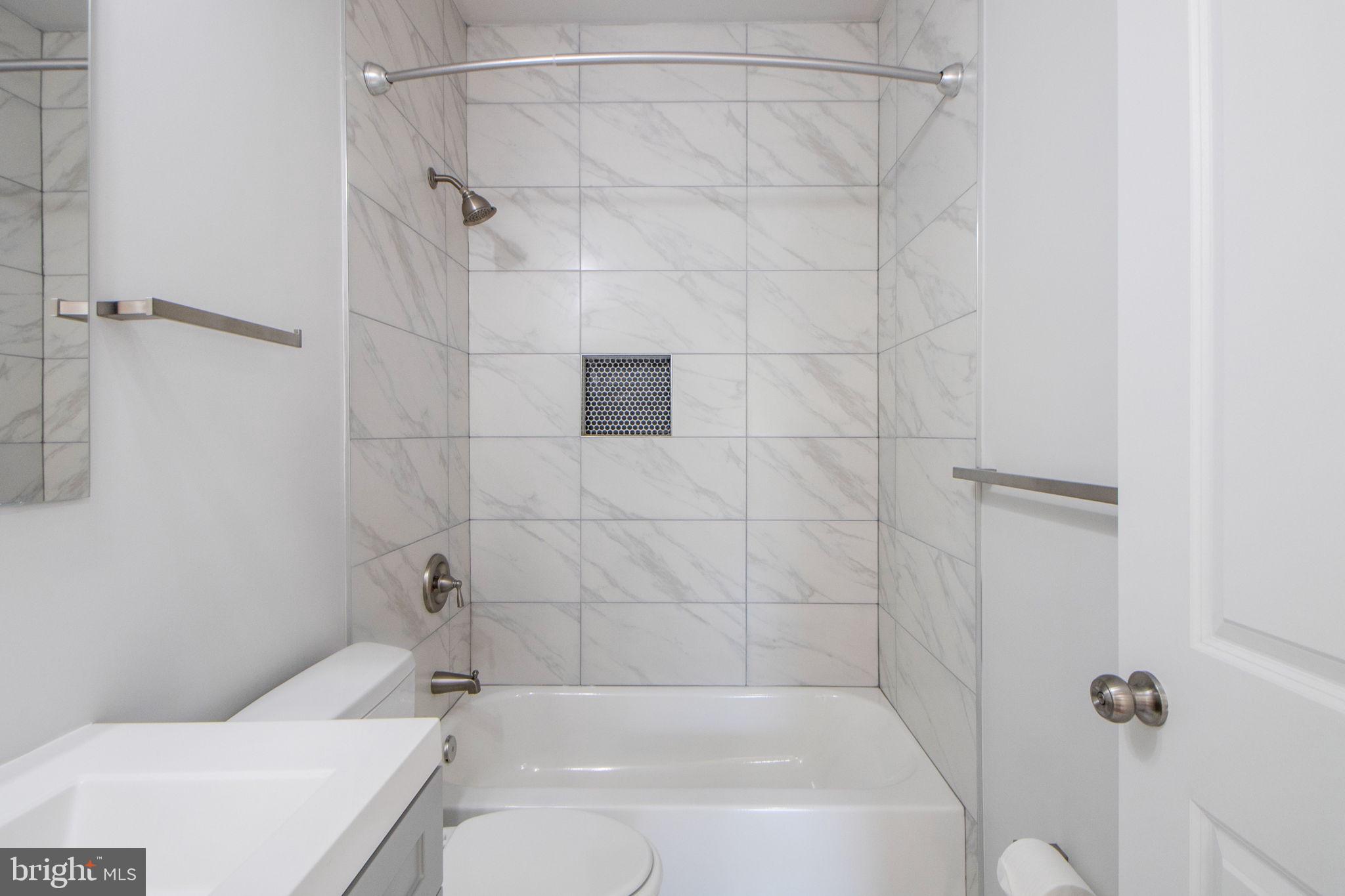 COLMAR MANOR - Residential