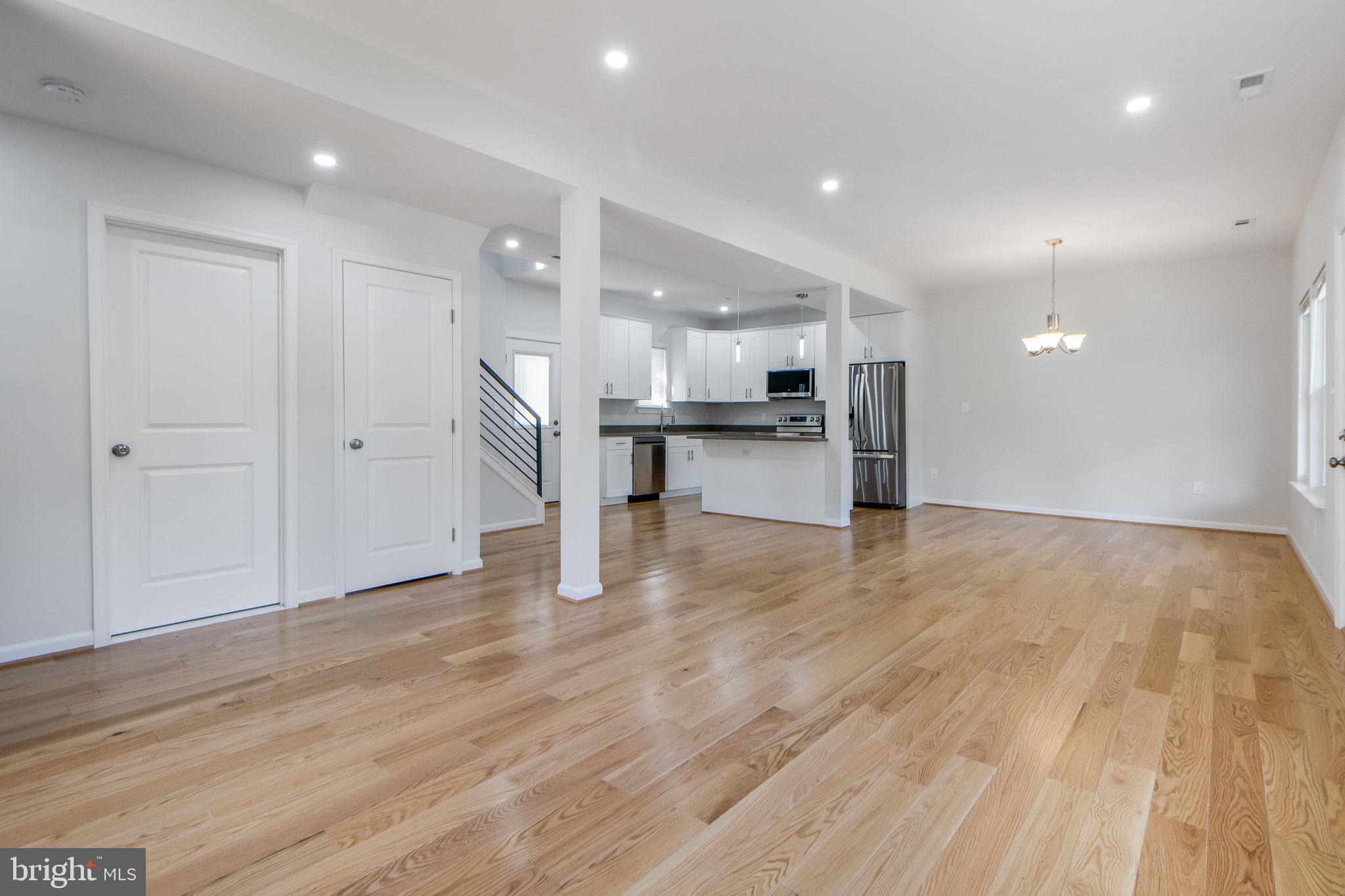 COLMAR MANOR - Residential