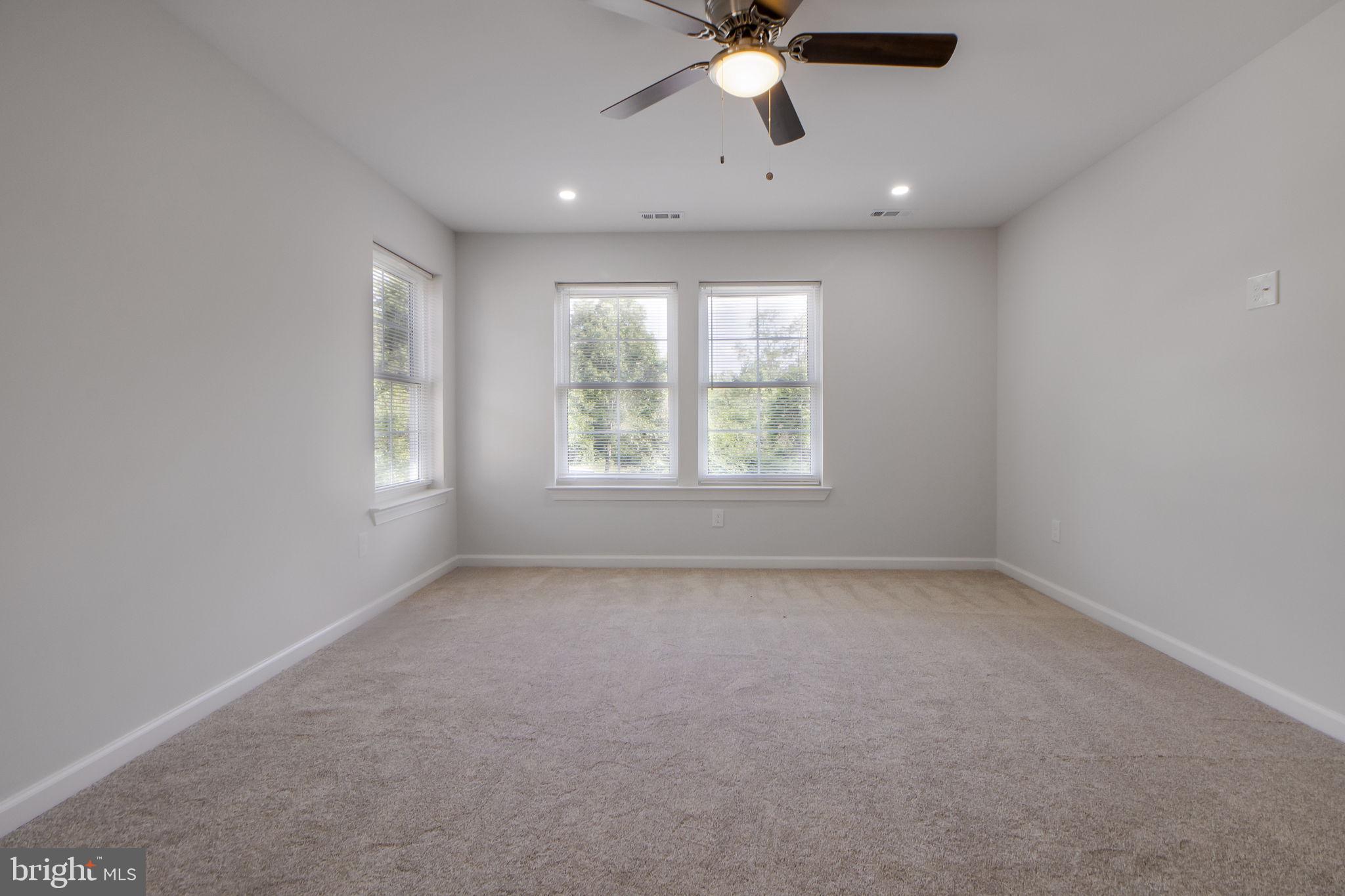 COLMAR MANOR - Residential