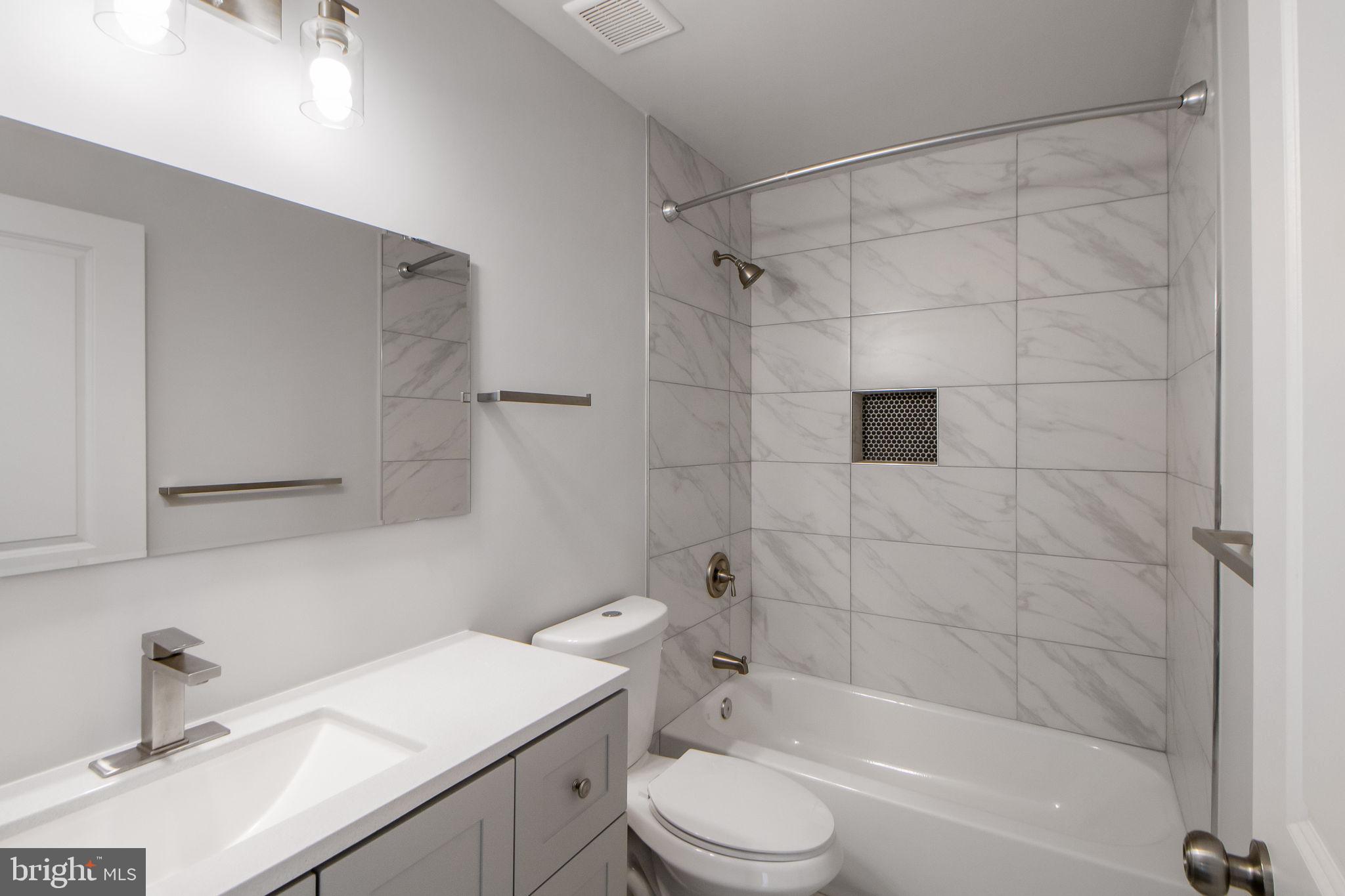 COLMAR MANOR - Residential