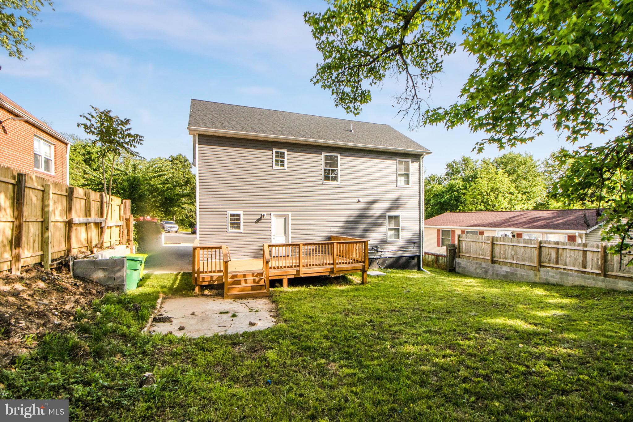 COLMAR MANOR - Residential