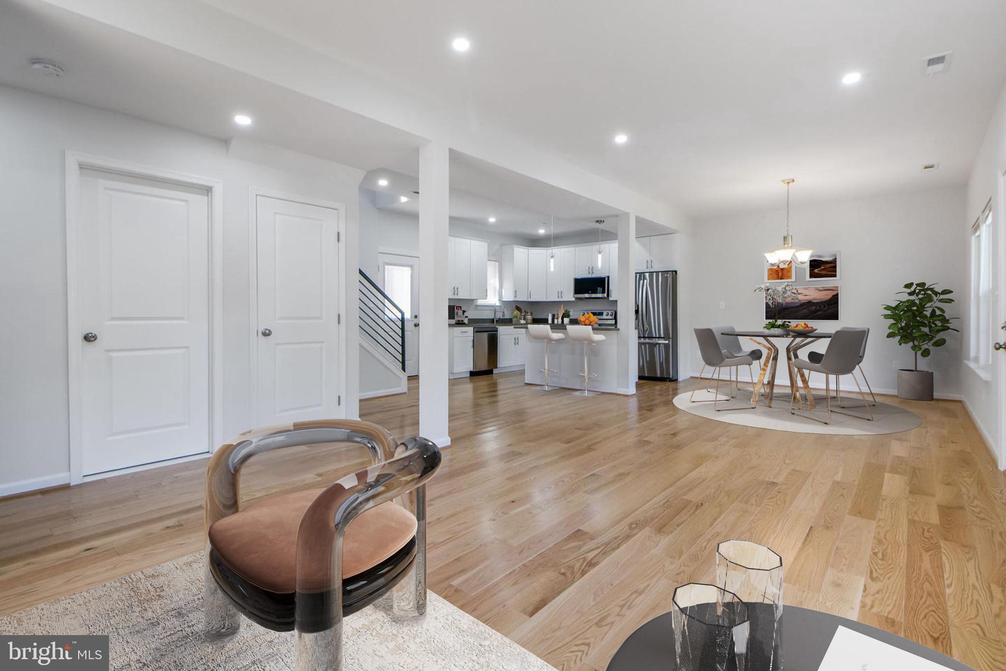 COLMAR MANOR - Residential