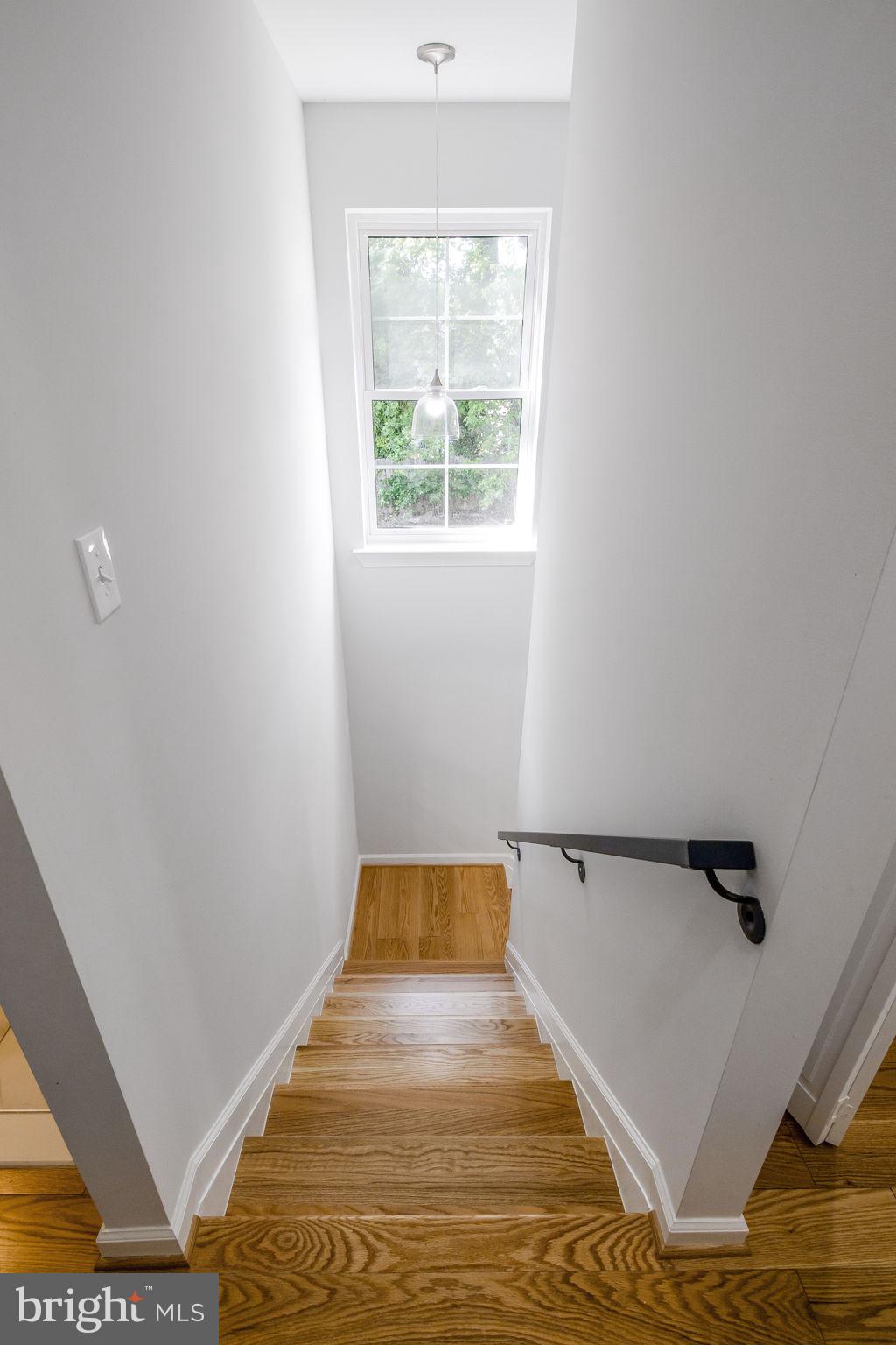 COLMAR MANOR - Residential