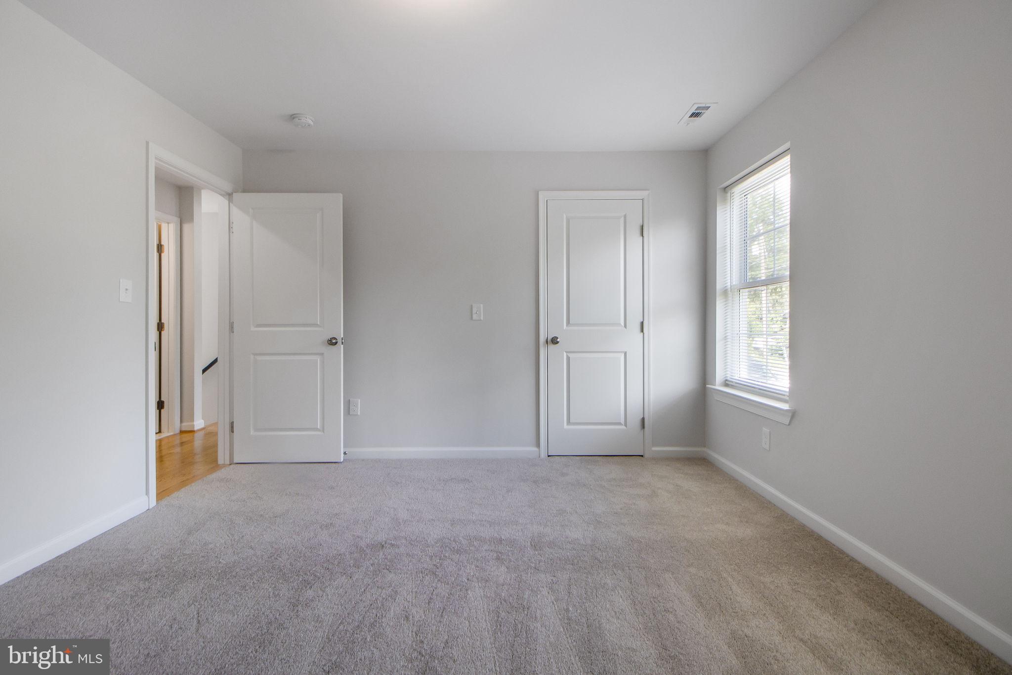 COLMAR MANOR - Residential