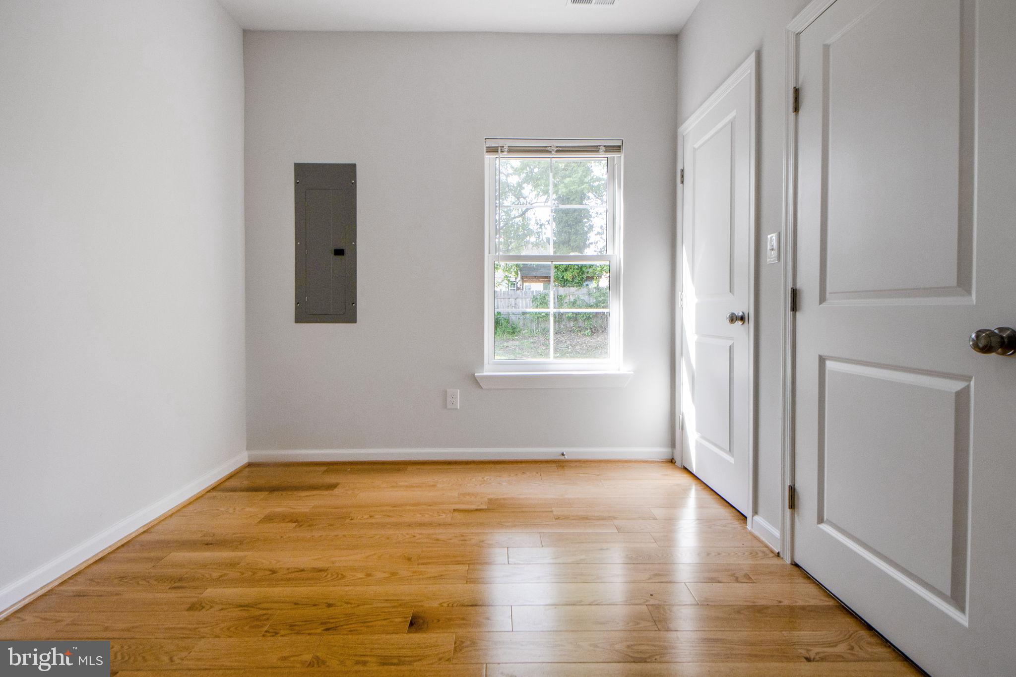 COLMAR MANOR - Residential