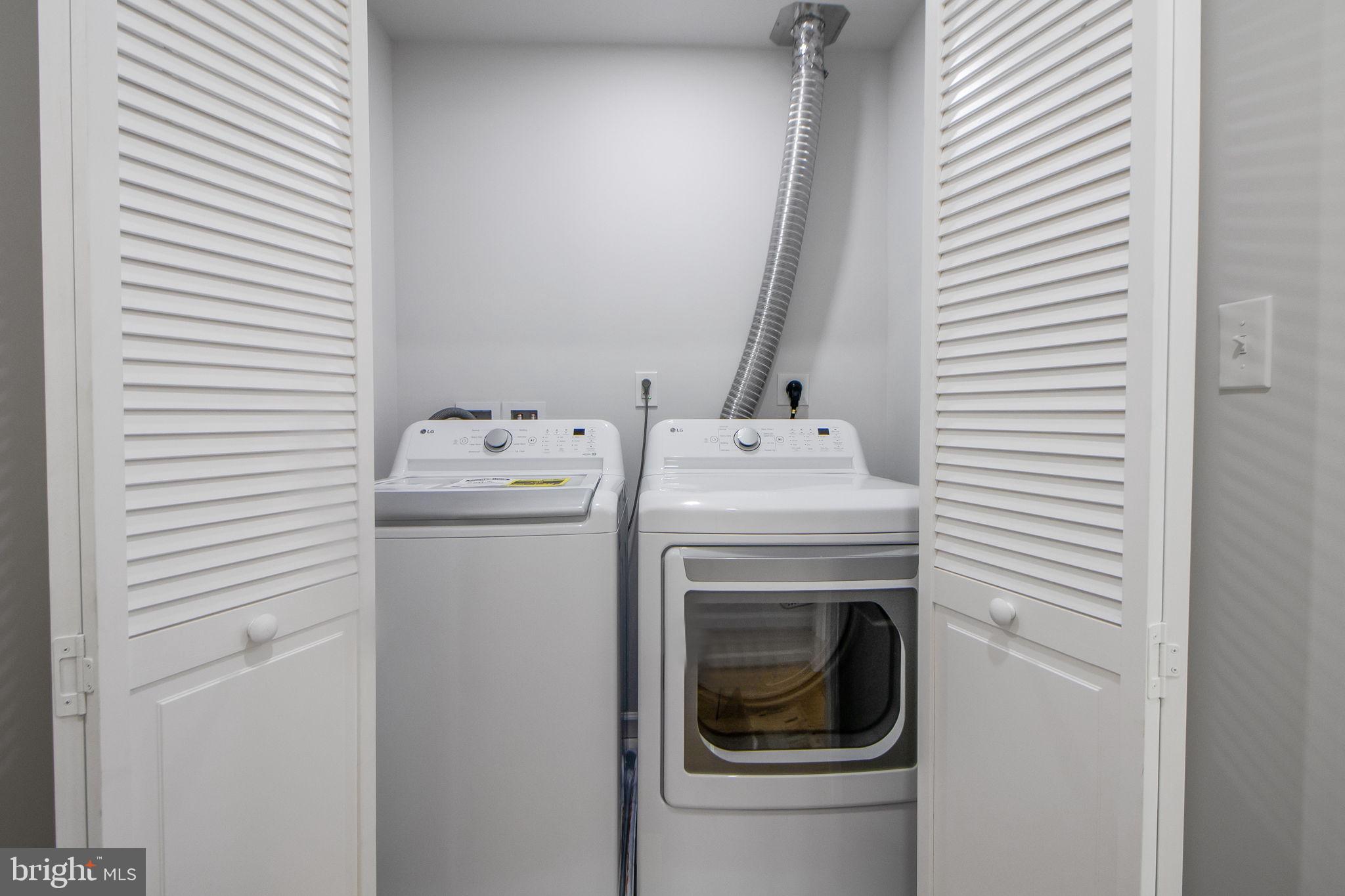 COLMAR MANOR - Residential