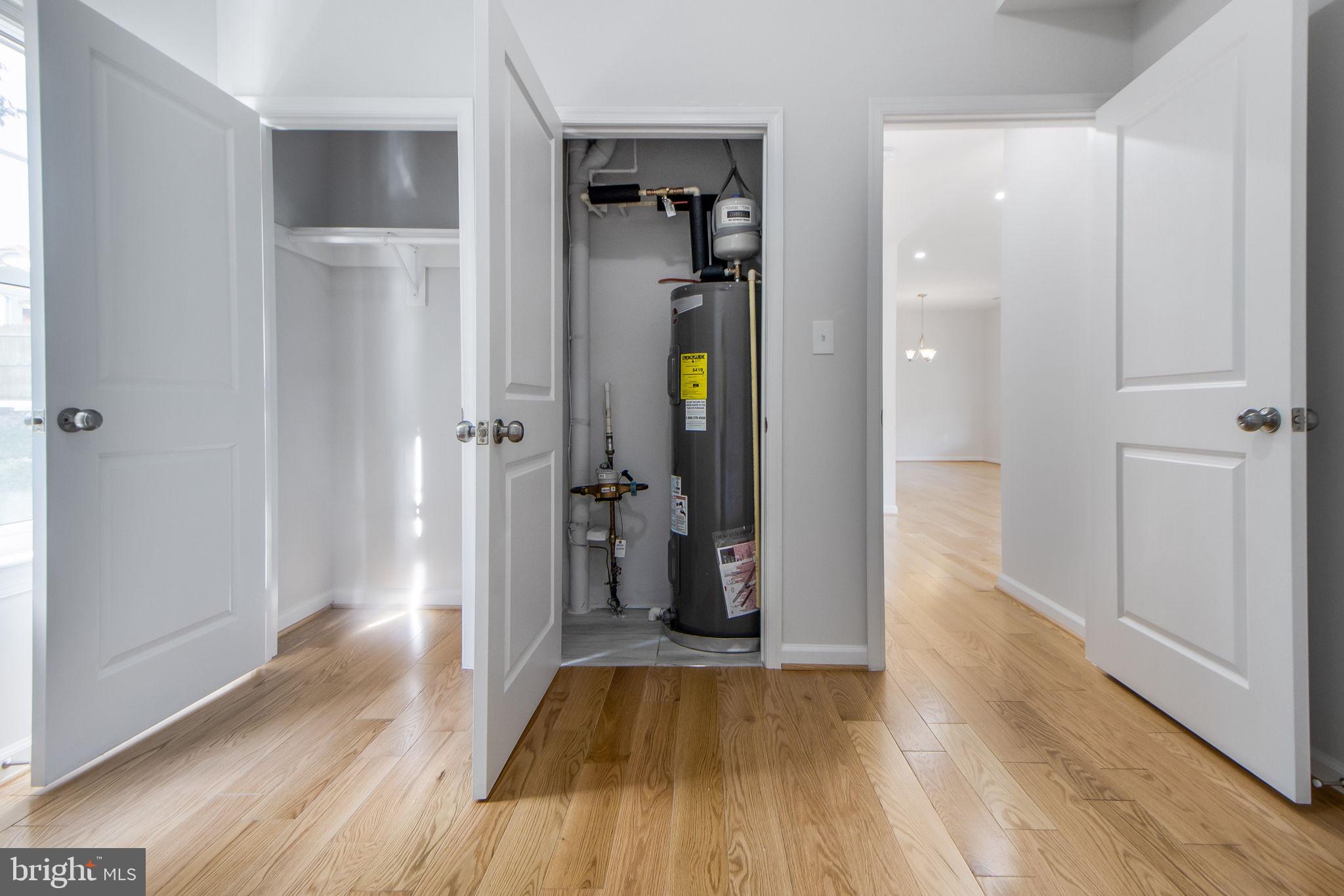 COLMAR MANOR - Residential