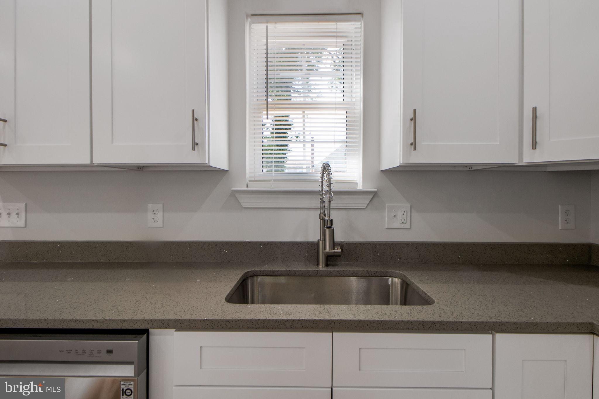 COLMAR MANOR - Residential