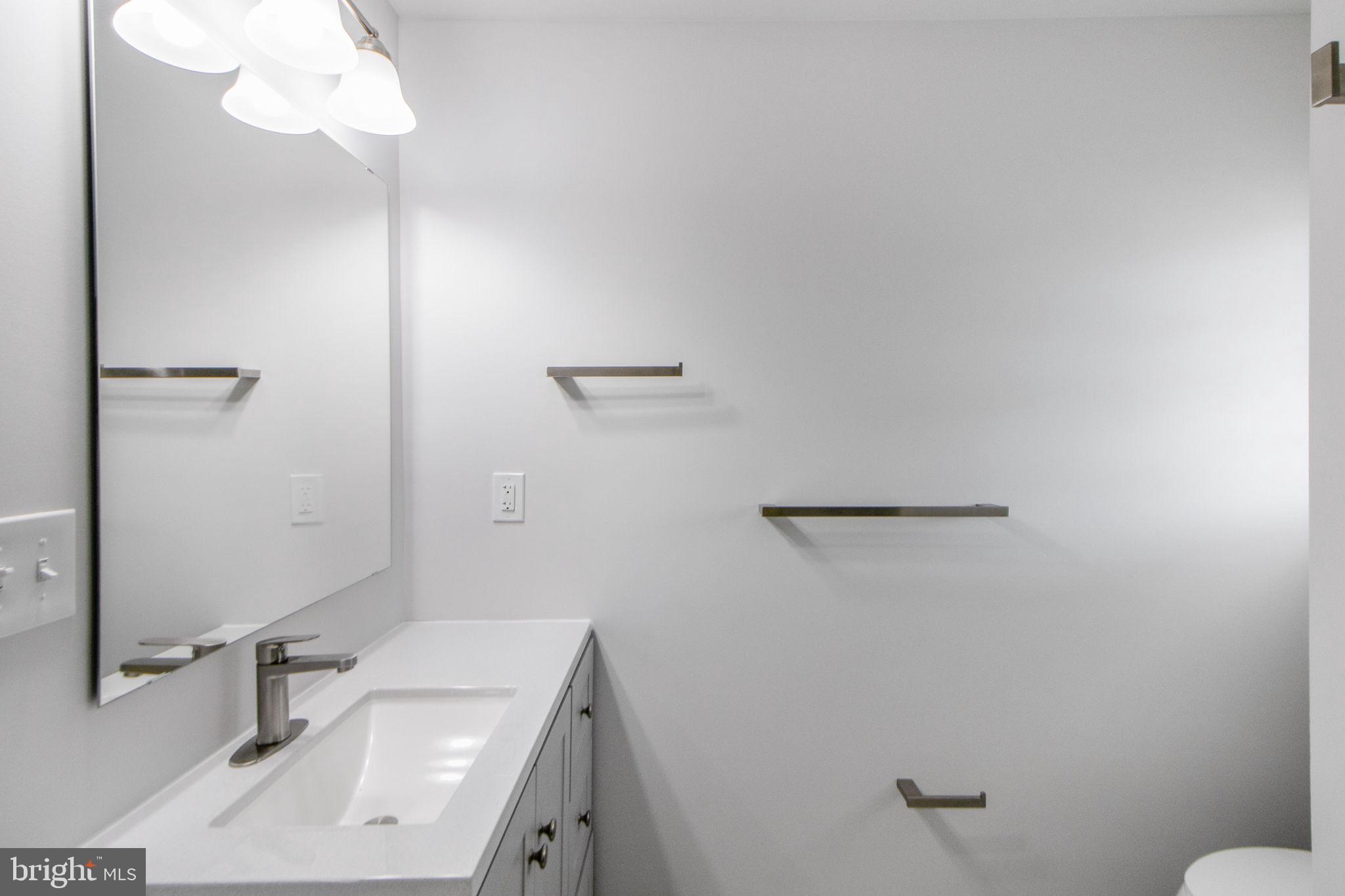 COLMAR MANOR - Residential