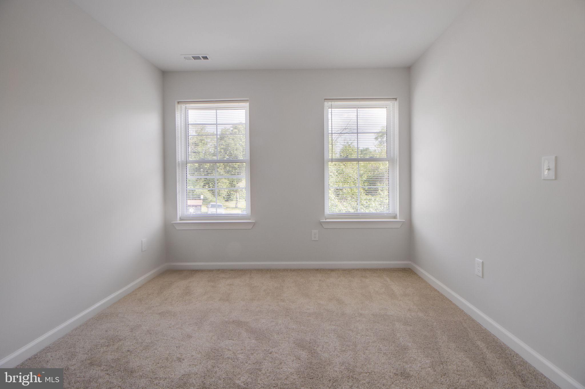 COLMAR MANOR - Residential