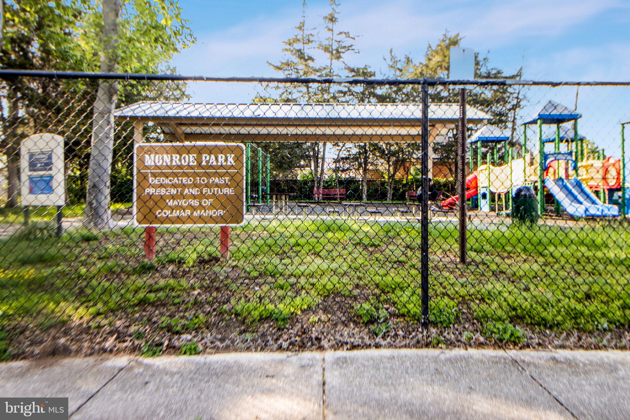 COLMAR MANOR - Residential