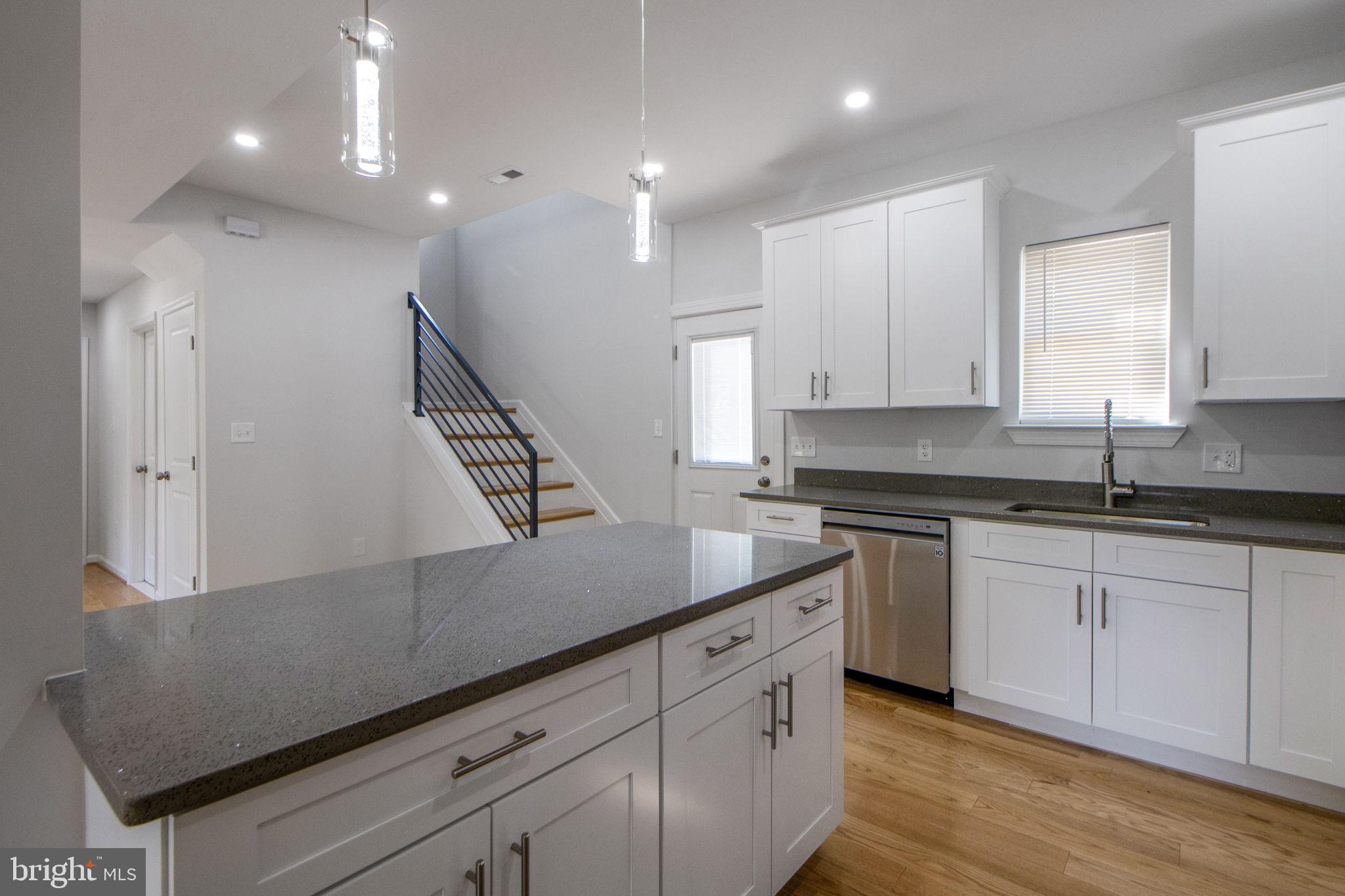 COLMAR MANOR - Residential