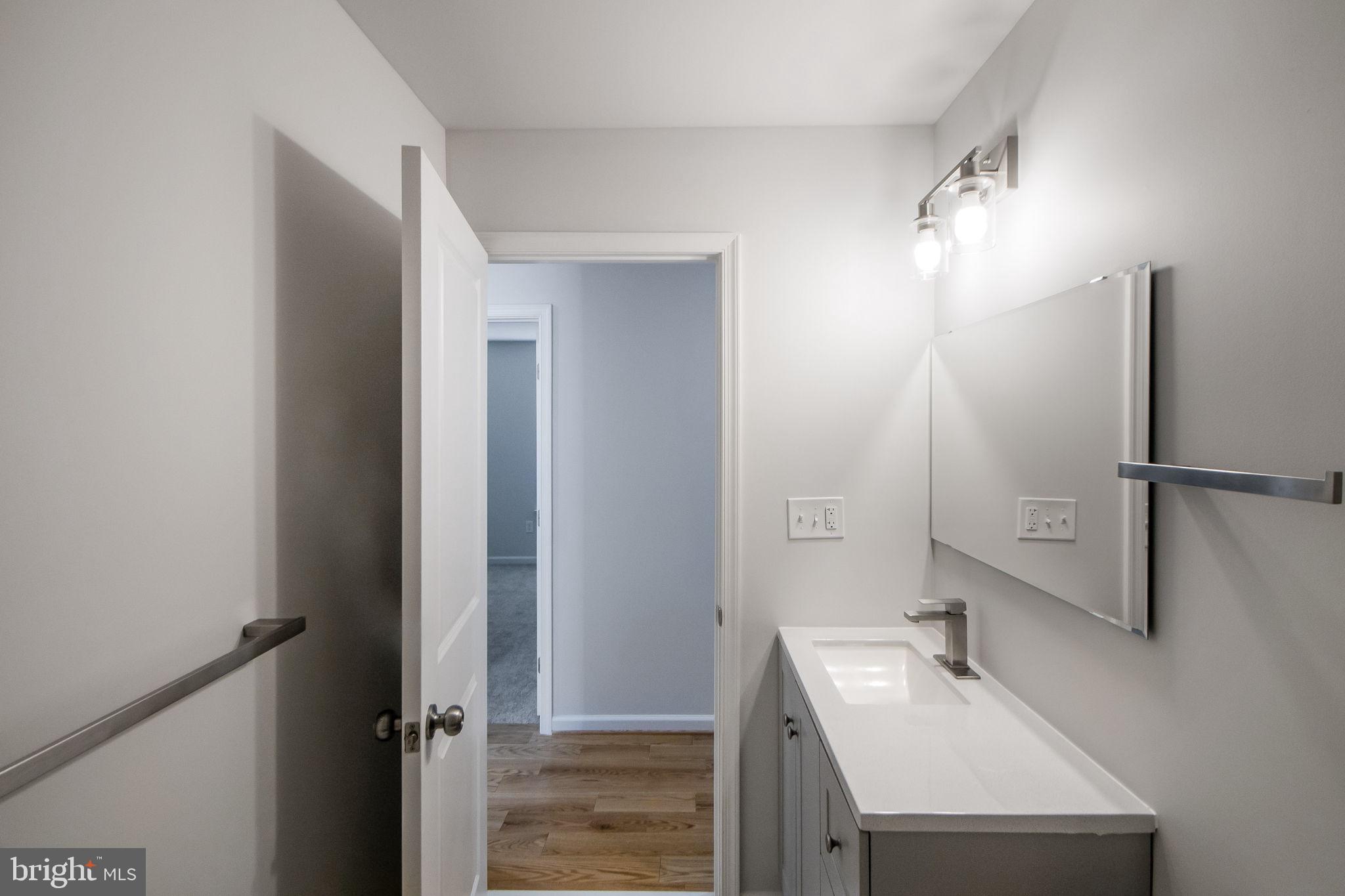 COLMAR MANOR - Residential