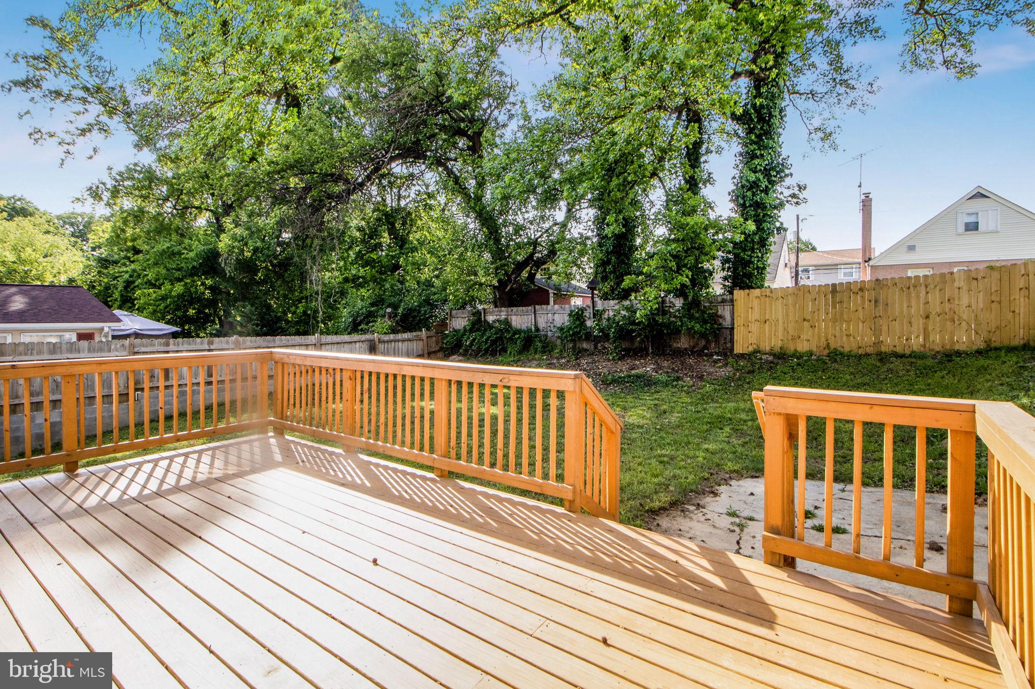 COLMAR MANOR - Residential