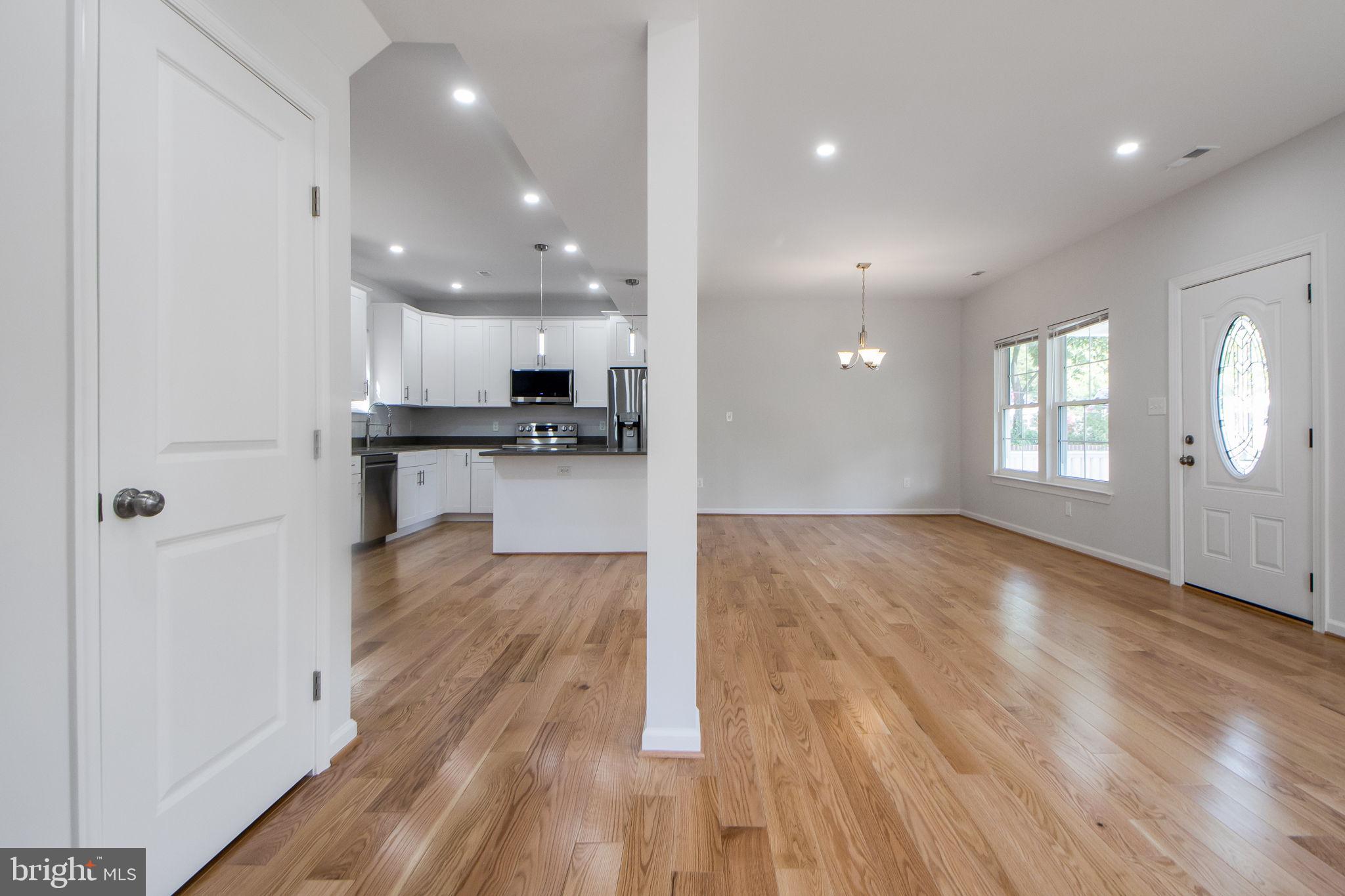 COLMAR MANOR - Residential