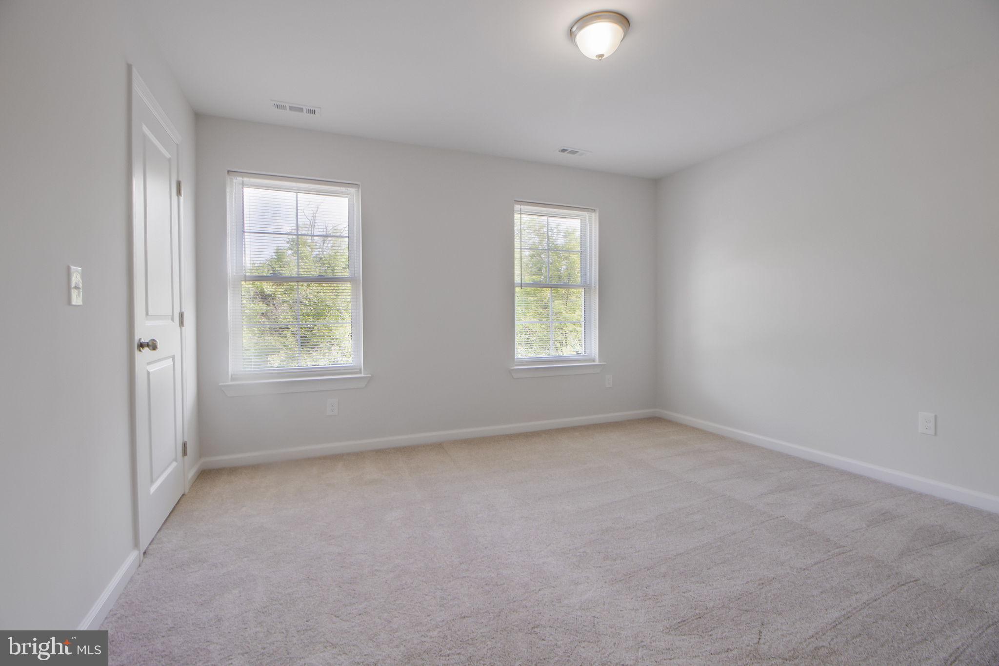 COLMAR MANOR - Residential