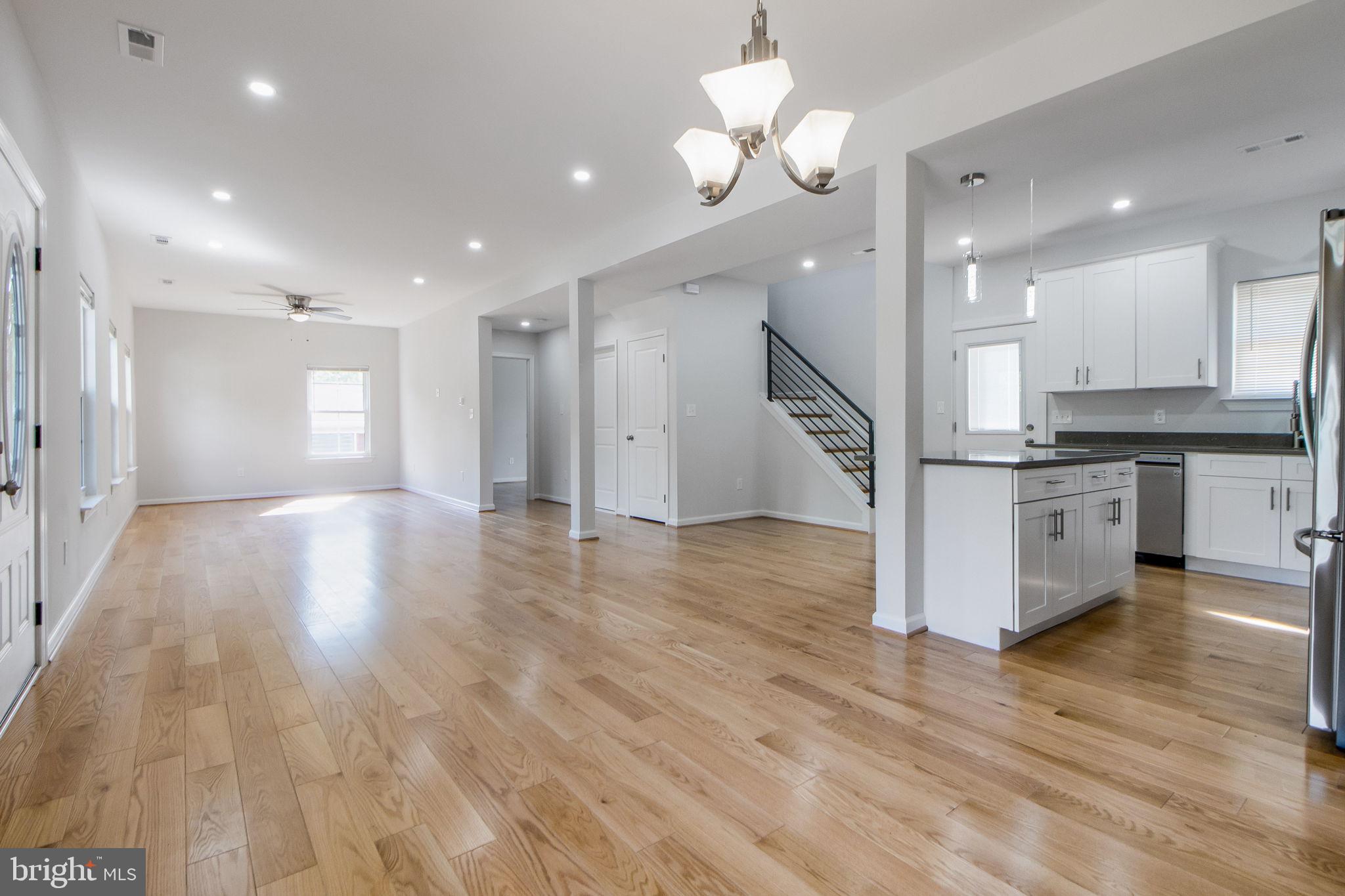 COLMAR MANOR - Residential