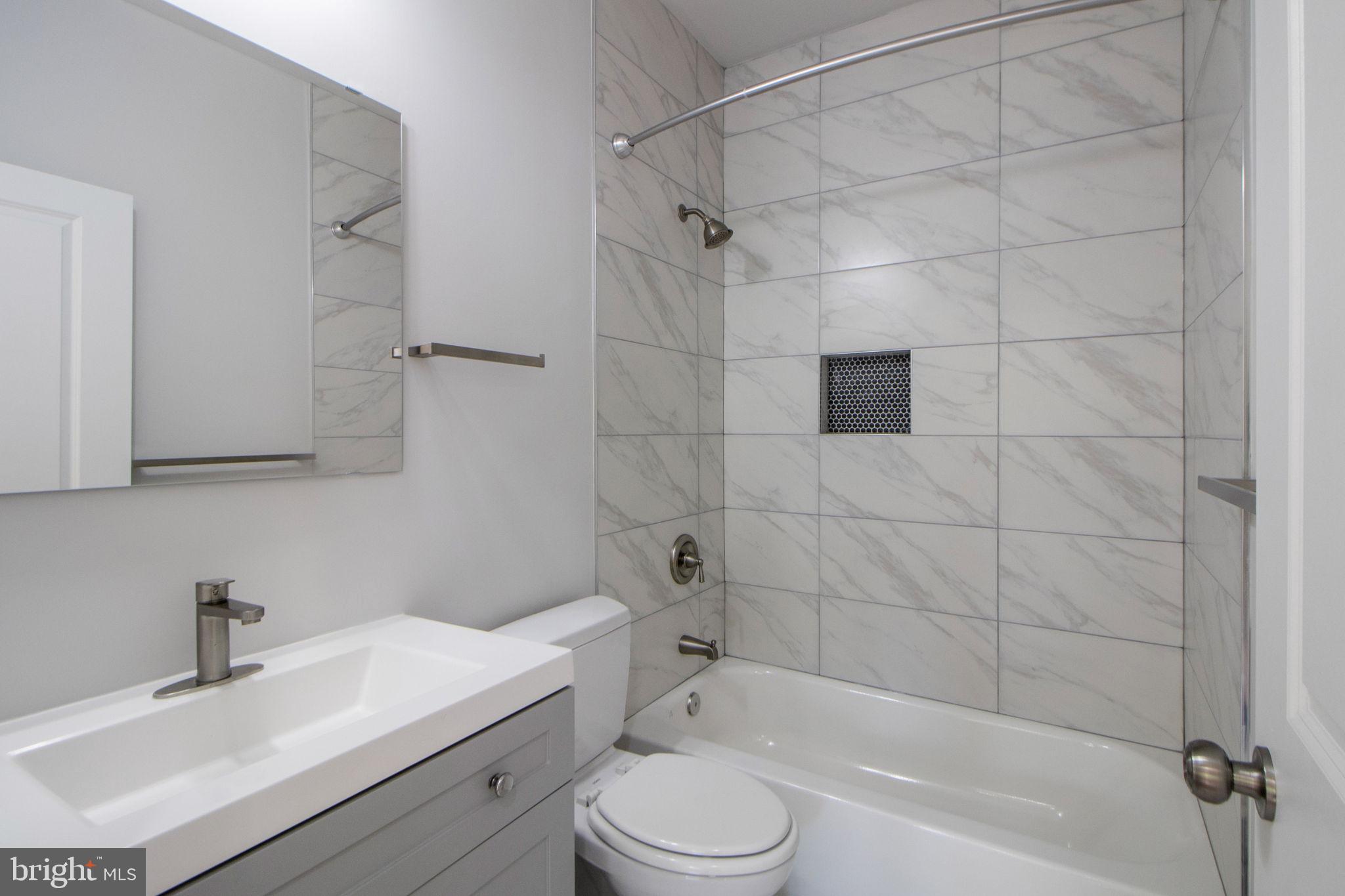 COLMAR MANOR - Residential