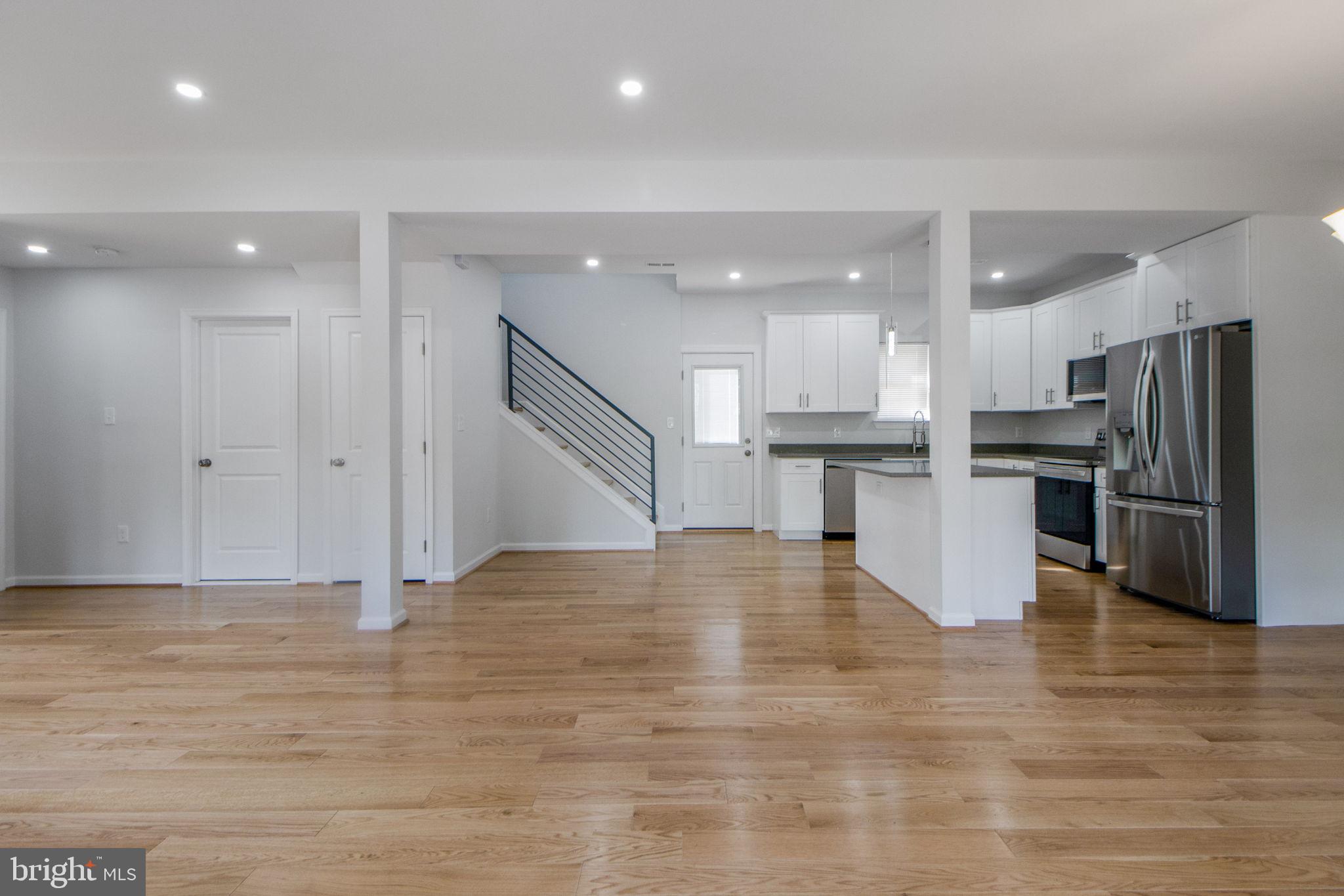 COLMAR MANOR - Residential