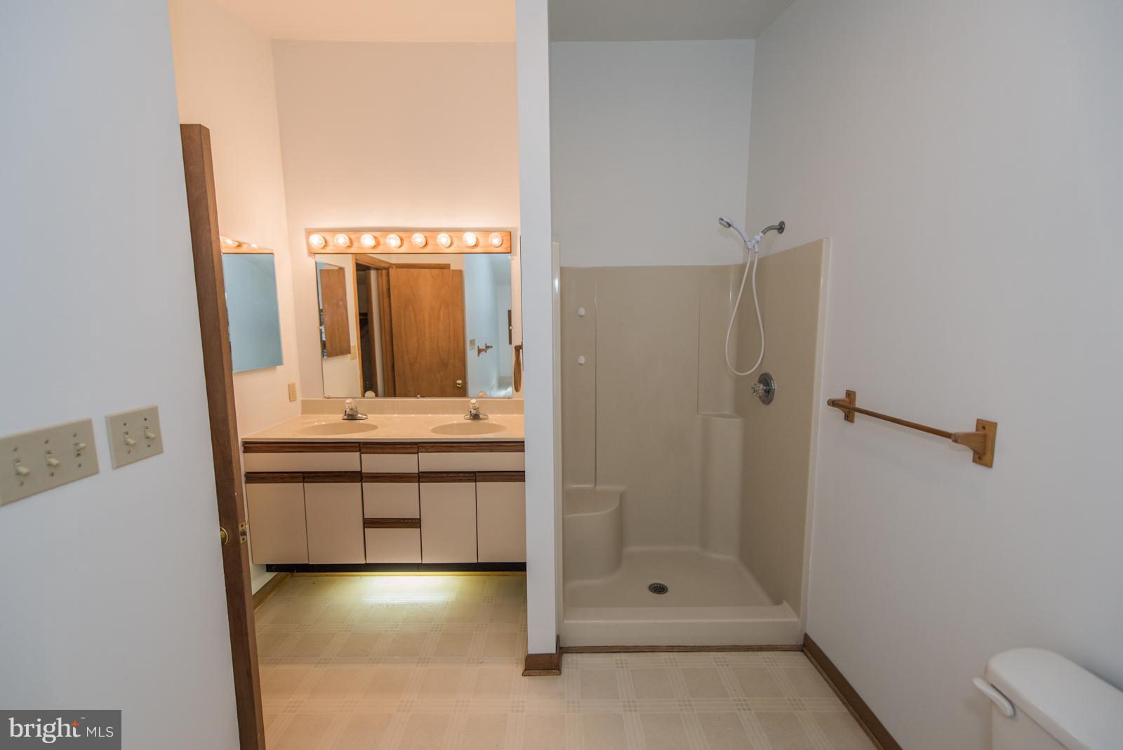 THE WOODS - Residential Lease