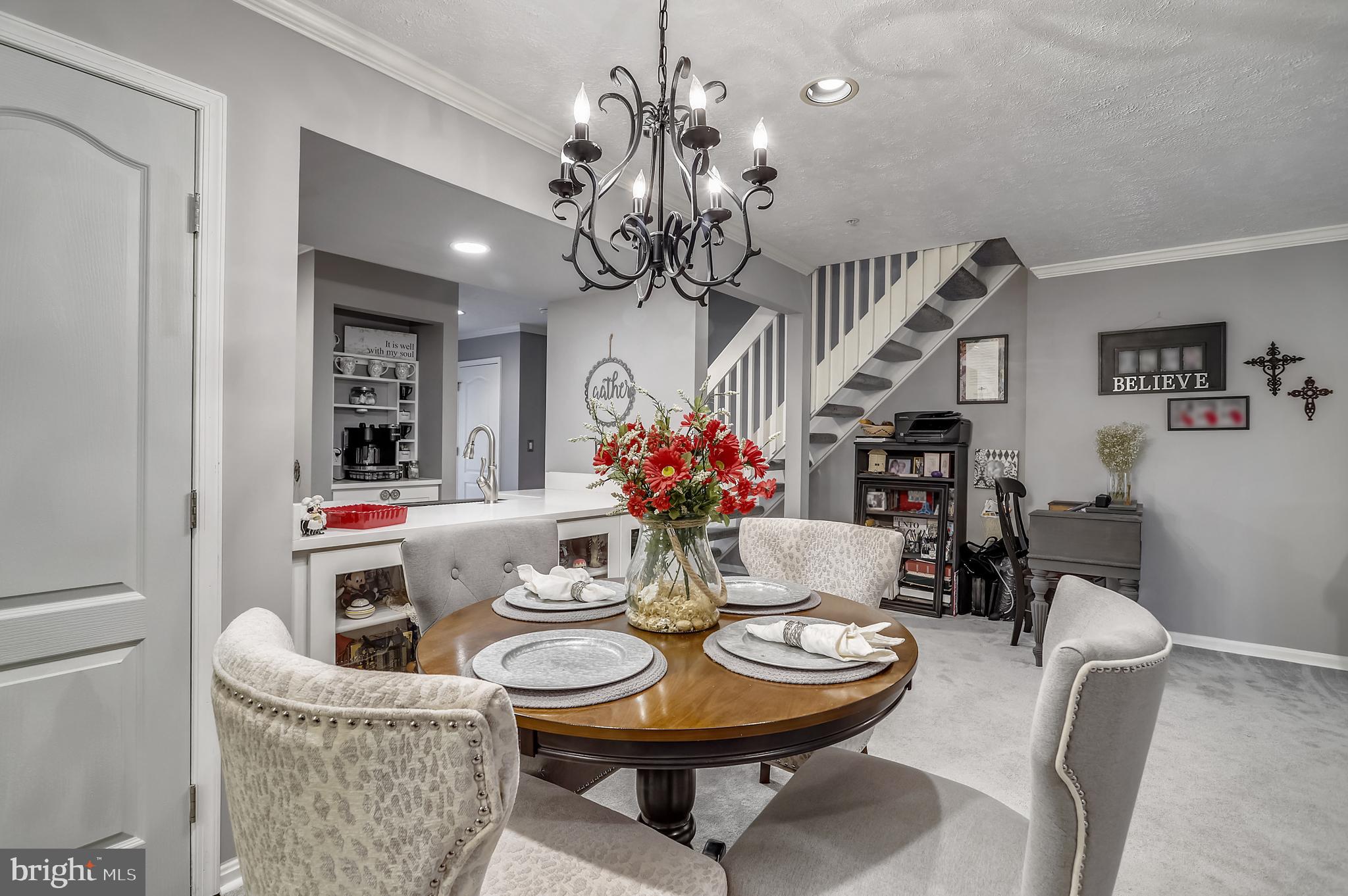 QUEENS LANDING - Residential