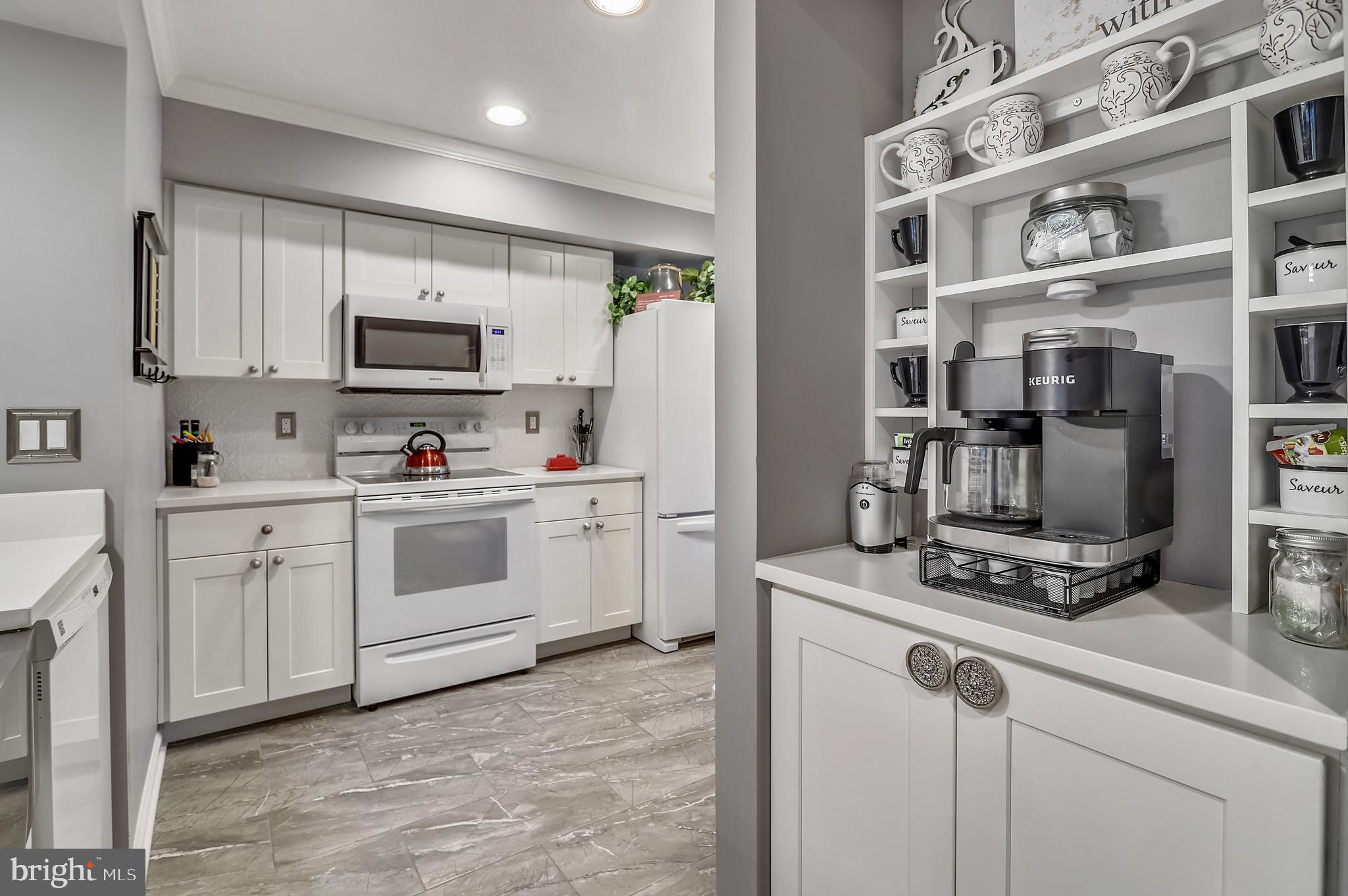 QUEENS LANDING - Residential