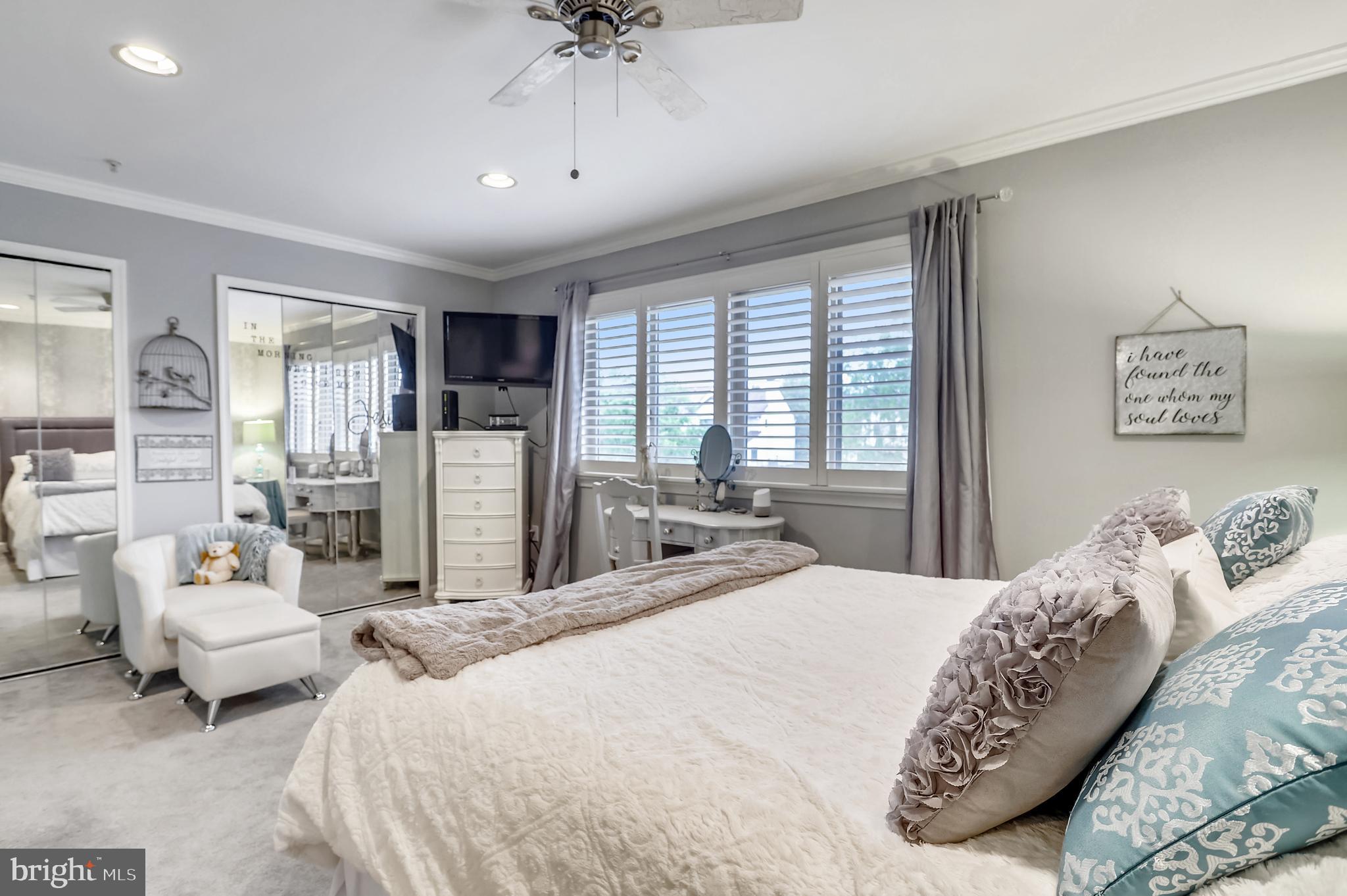 QUEENS LANDING - Residential