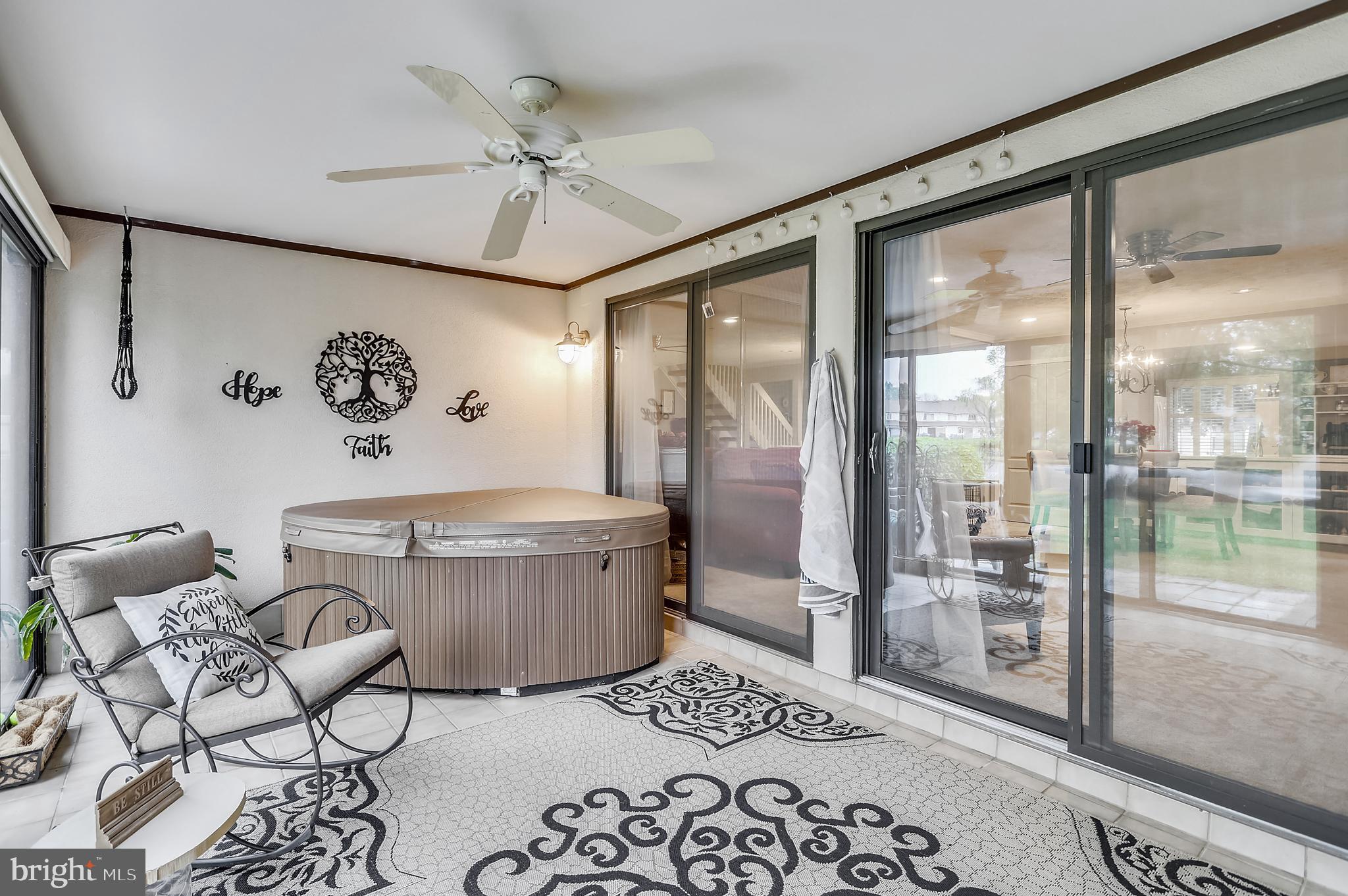 QUEENS LANDING - Residential