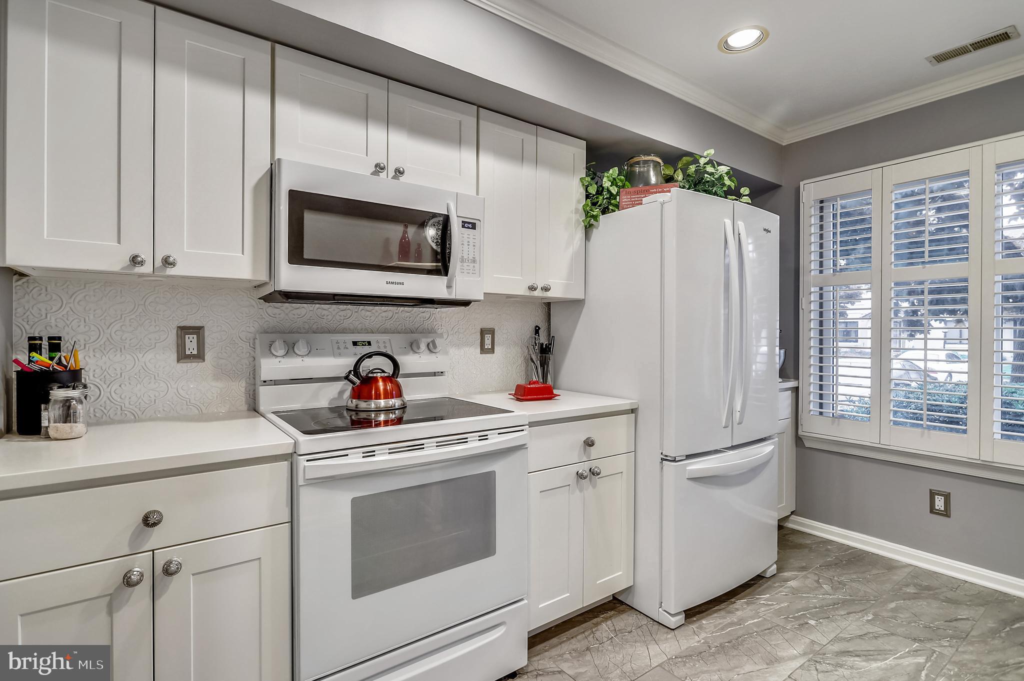 QUEENS LANDING - Residential