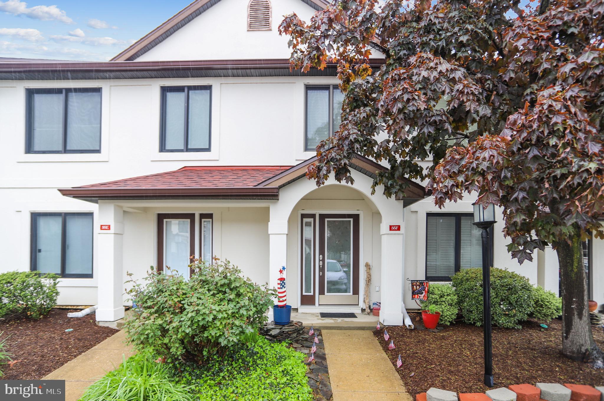 QUEENS LANDING - Residential