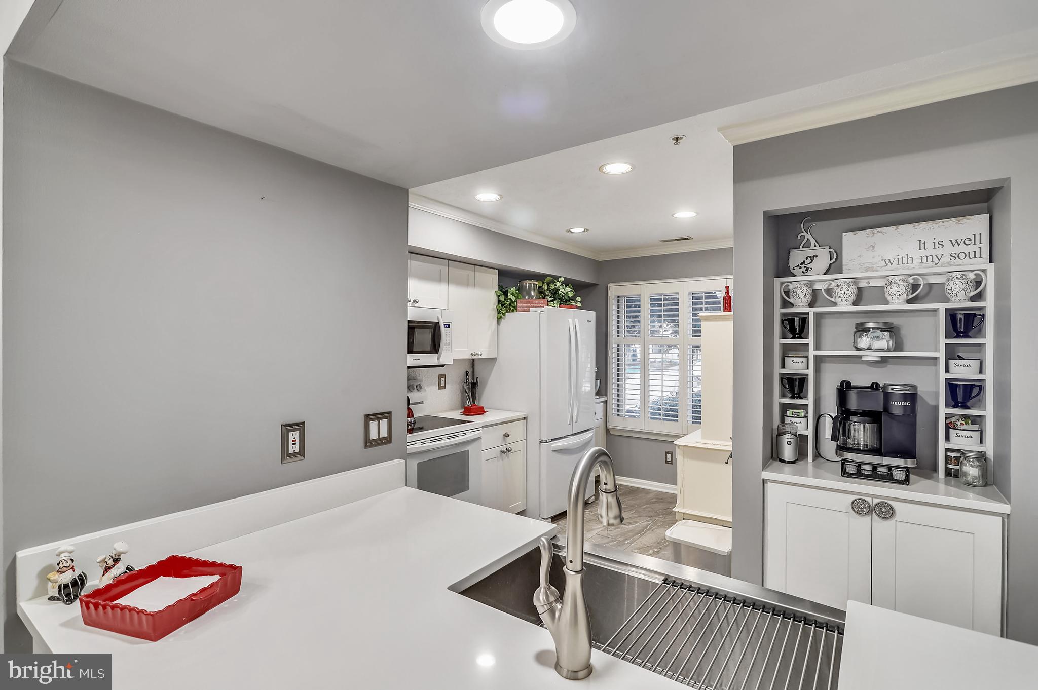 QUEENS LANDING - Residential