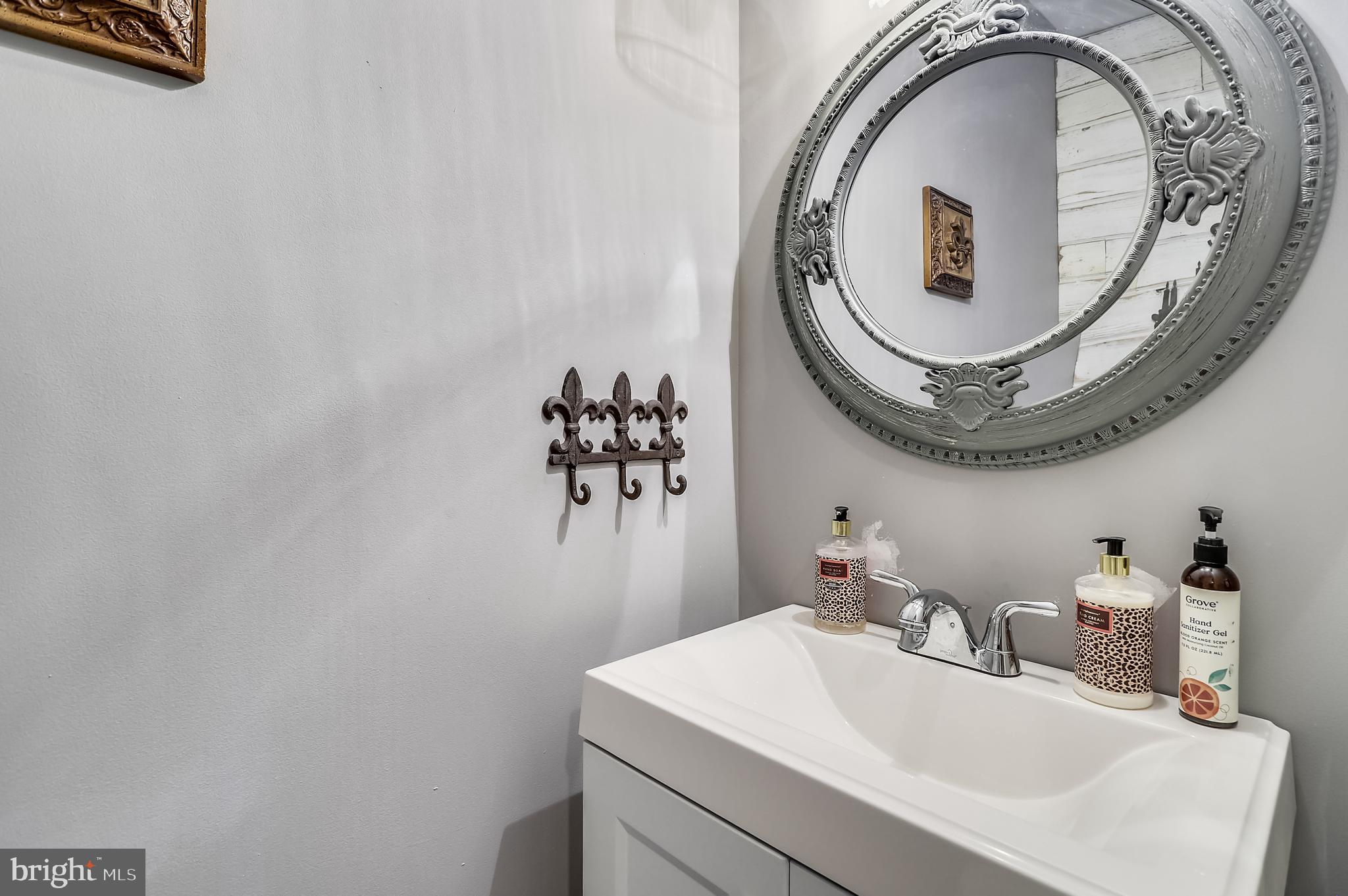 QUEENS LANDING - Residential