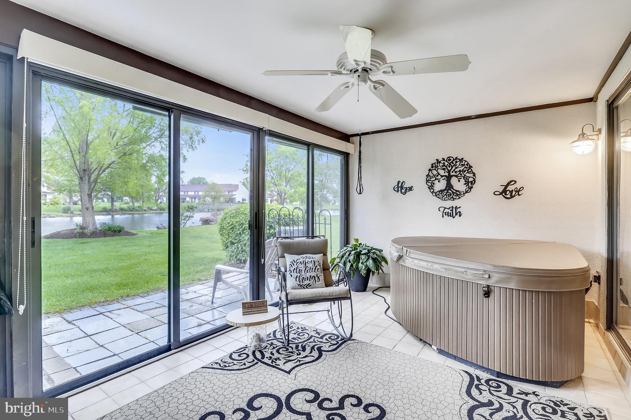 QUEENS LANDING - Residential