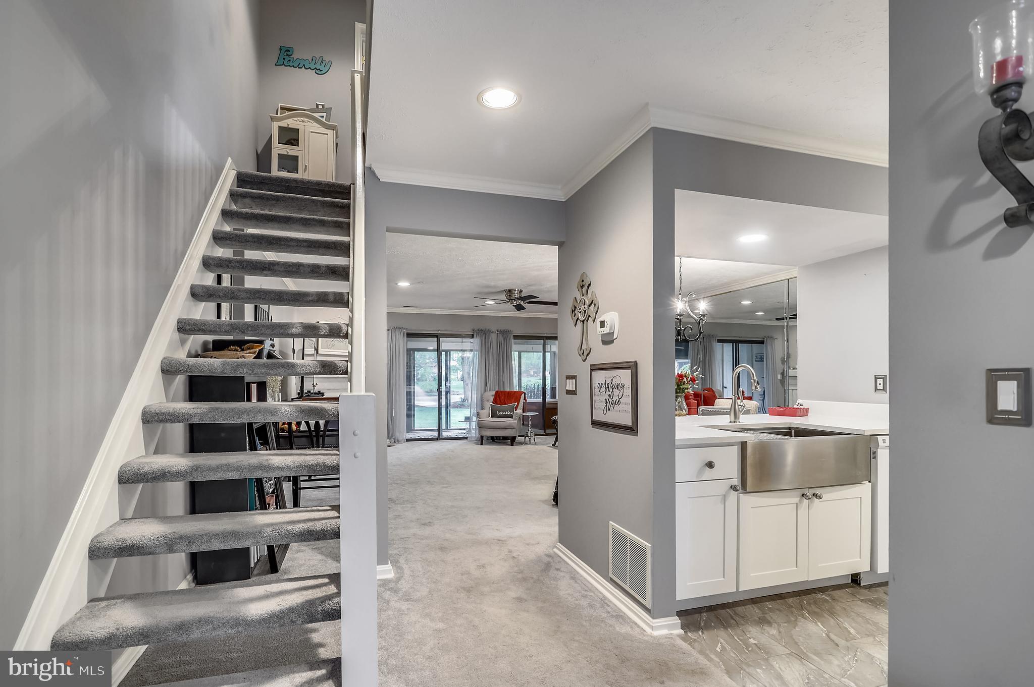 QUEENS LANDING - Residential