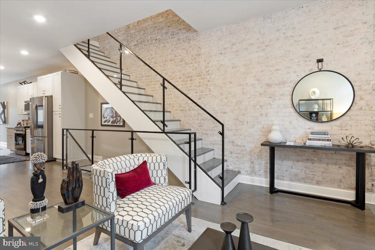 BROADWAY EAST - Residential Lease