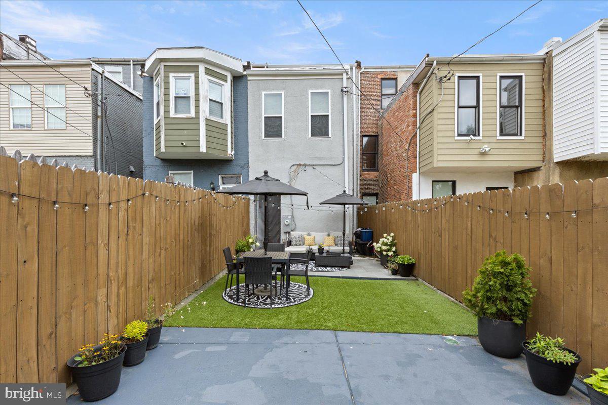 BROADWAY EAST - Residential Lease