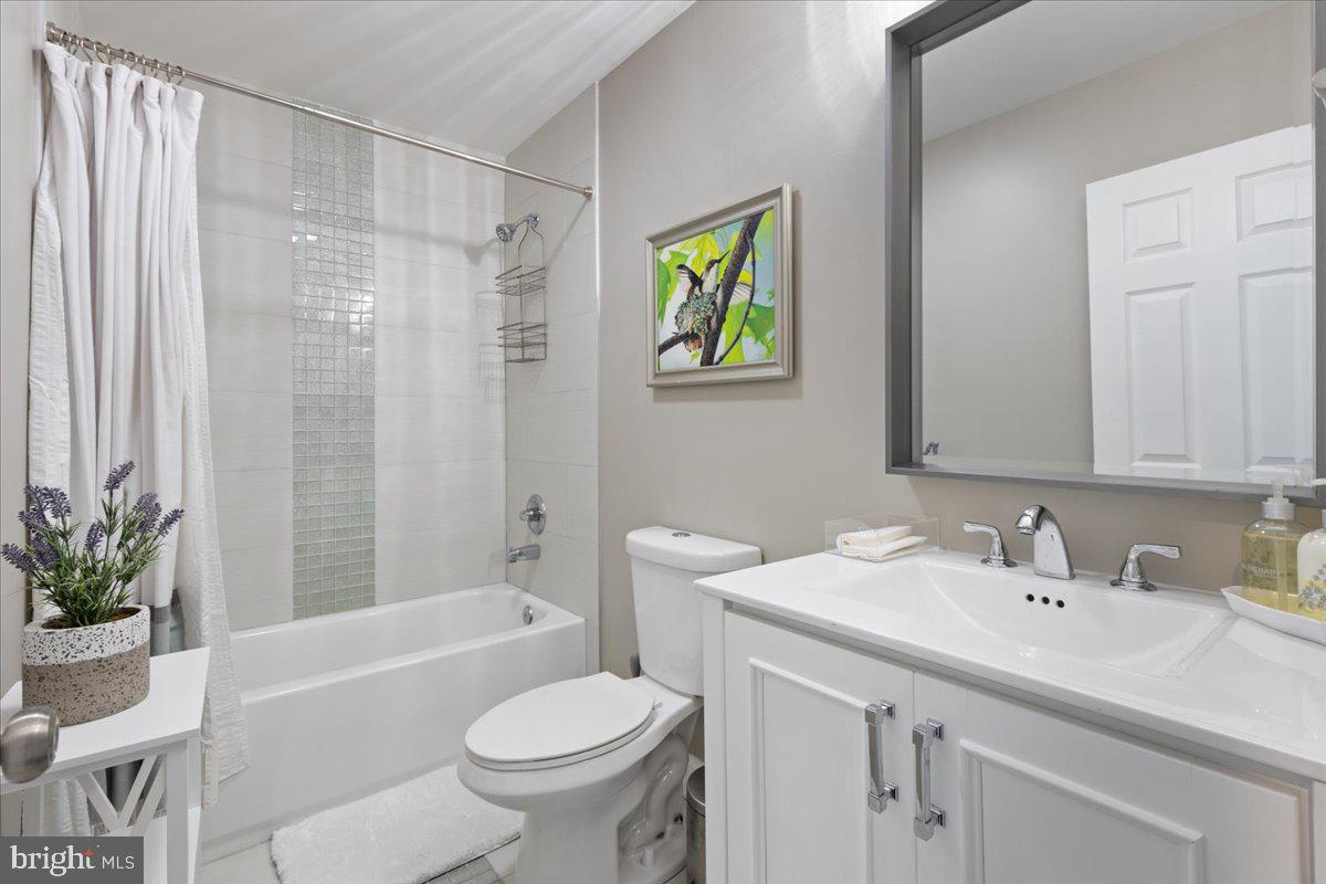 BROADWAY EAST - Residential Lease