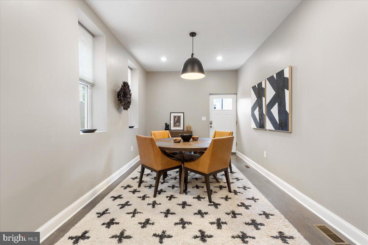 BROADWAY EAST - Residential Lease