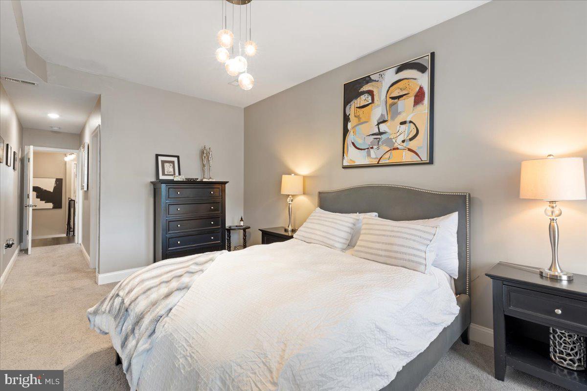 BROADWAY EAST - Residential Lease