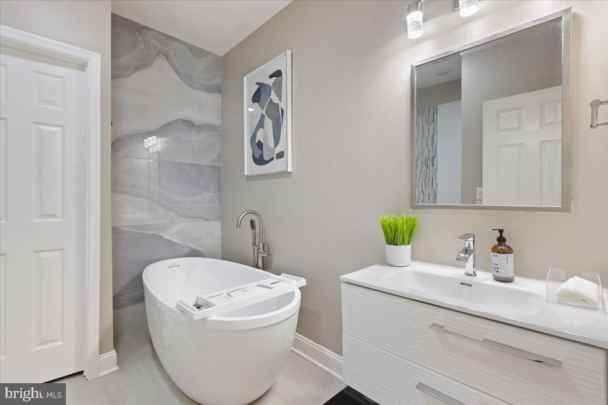 BROADWAY EAST - Residential Lease