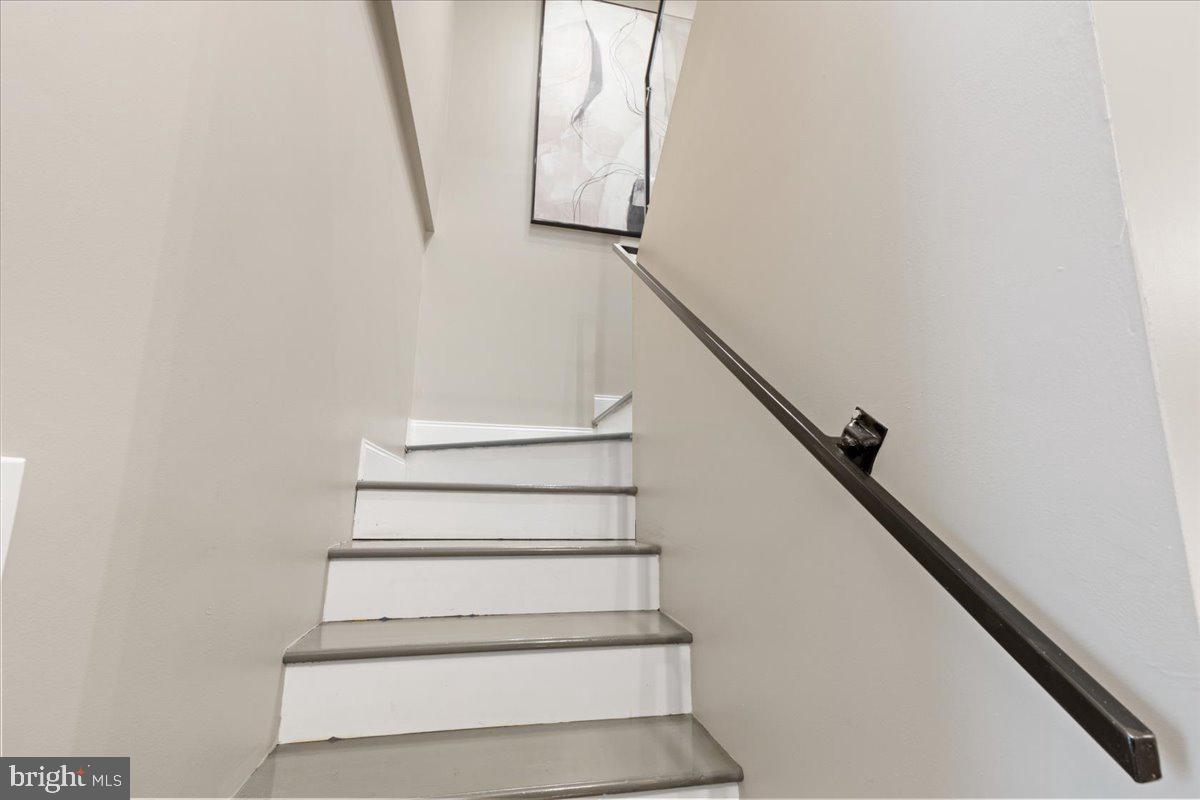 BROADWAY EAST - Residential Lease