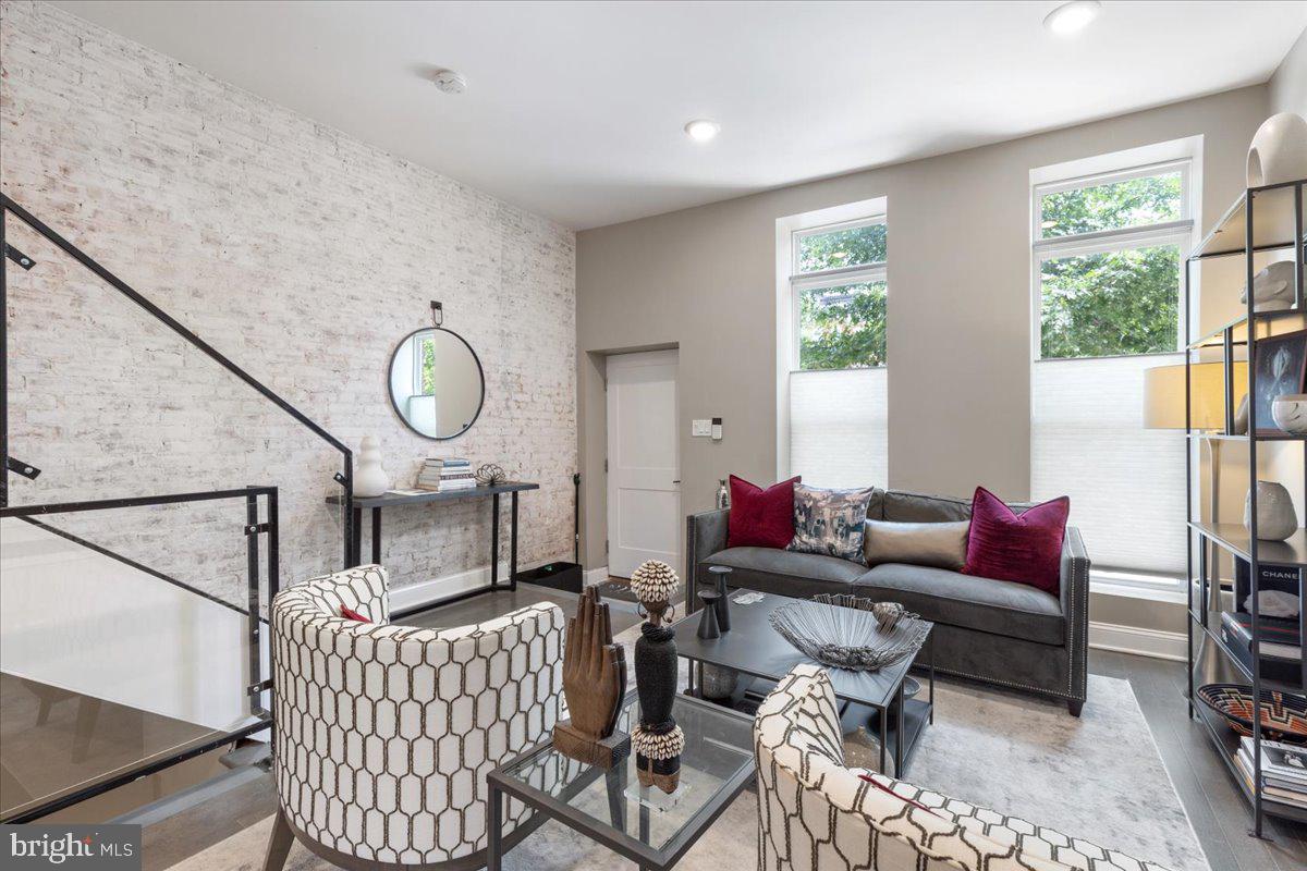 BROADWAY EAST - Residential Lease