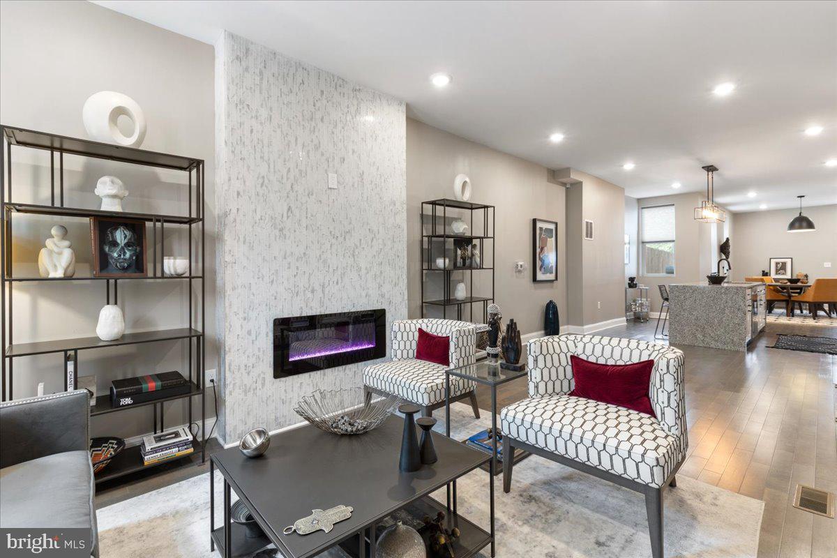 BROADWAY EAST - Residential Lease